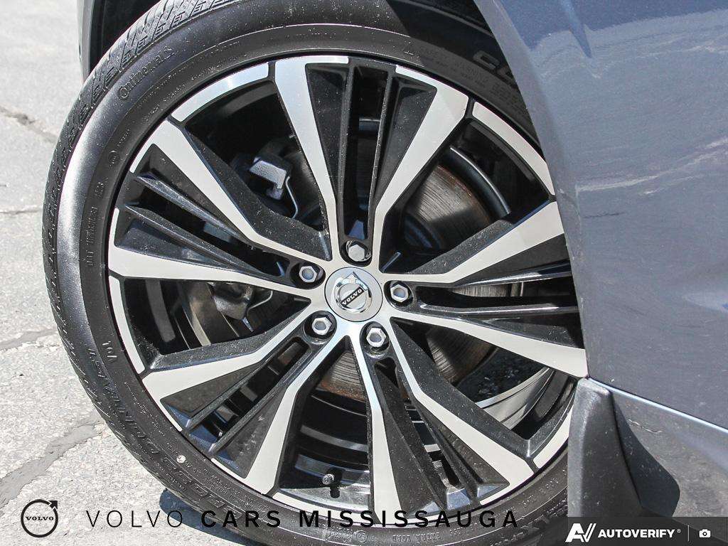 2024 Volvo XC60 Plus Dark Theme thumb 6