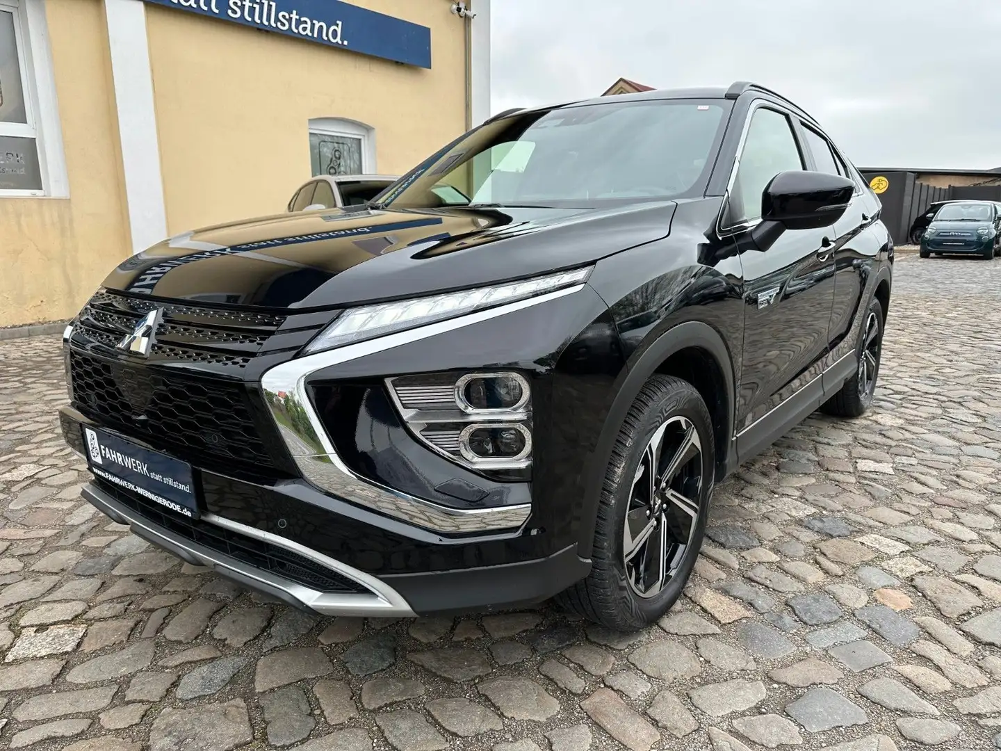 Mitsubishi Eclipse Cross Plug-In Hybrid 4WD*AHK,LED,VFW* Schwarz - 1