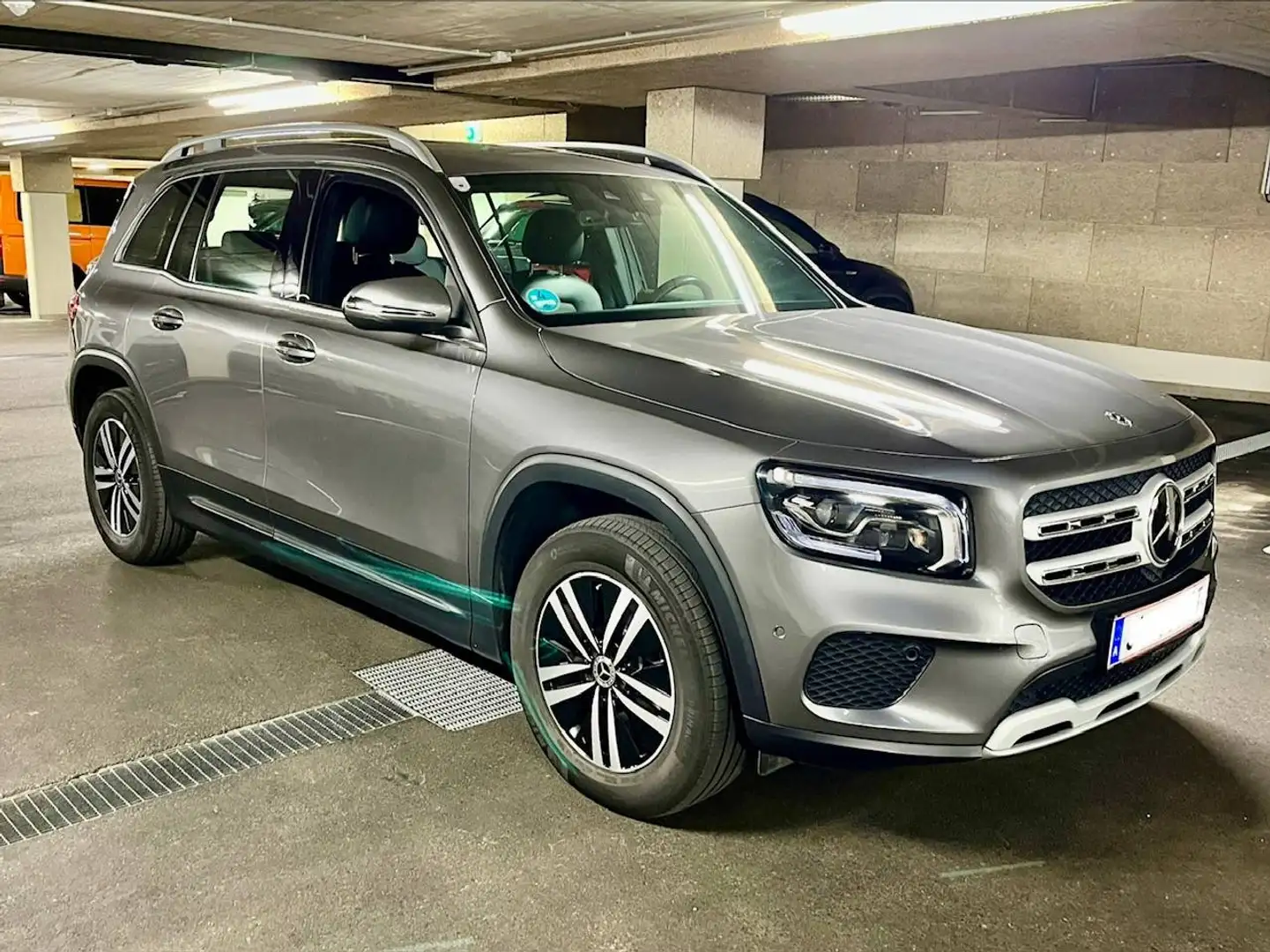 Mercedes-Benz GLB 200 GLB 200 d 4MATIC Aut. Grau - 1