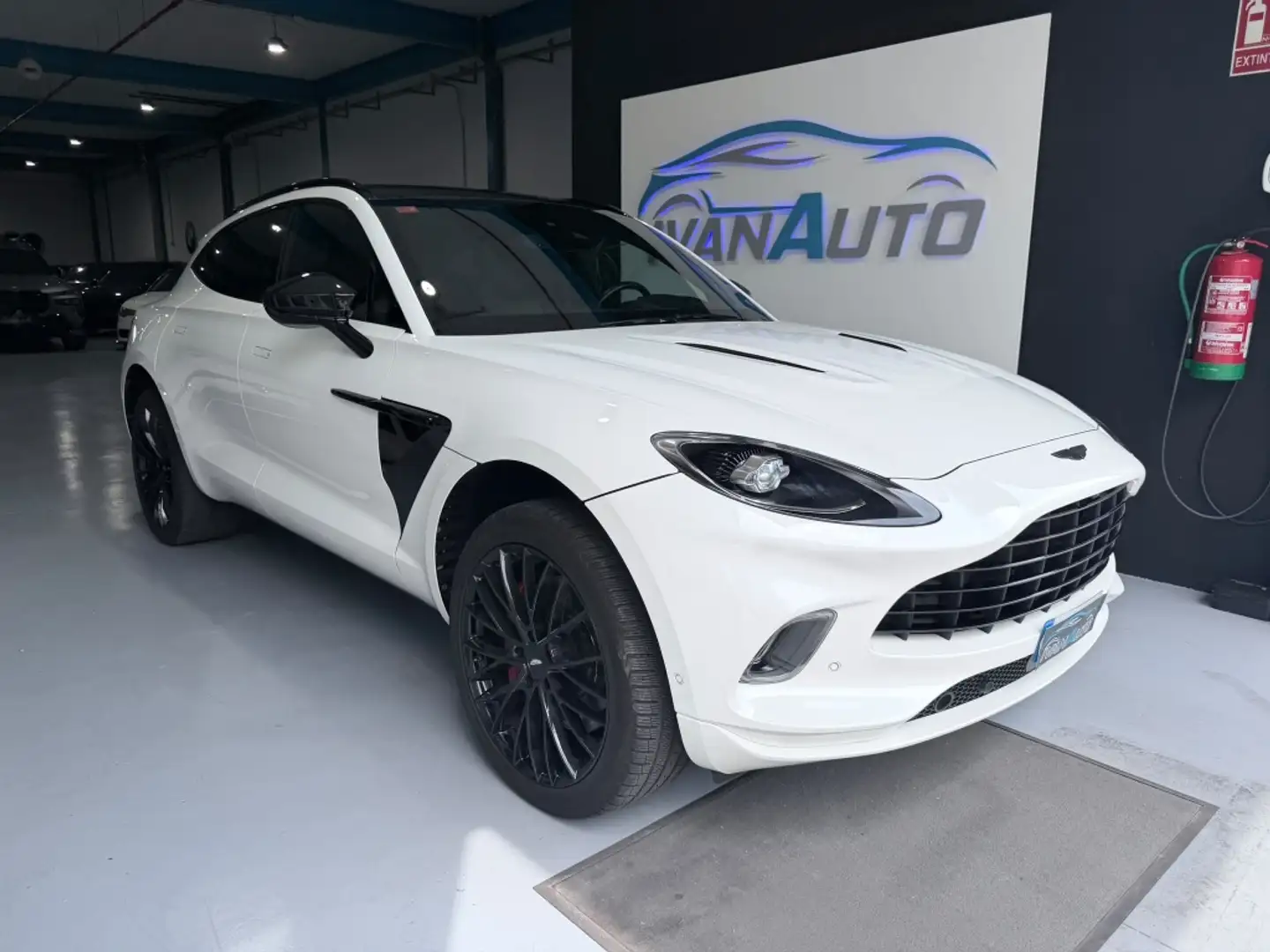 Aston Martin DBX 4.0 AWD Aut. Blanco - 1
