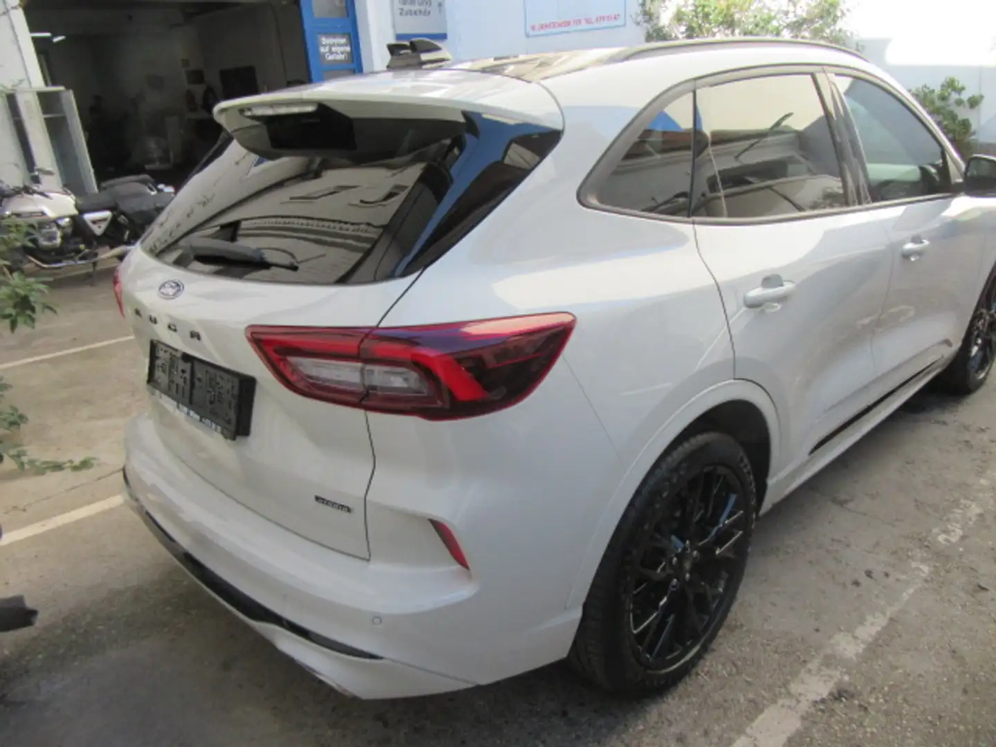Ford Kuga Plug-In Hybrid Sound Edition Weiß - 2