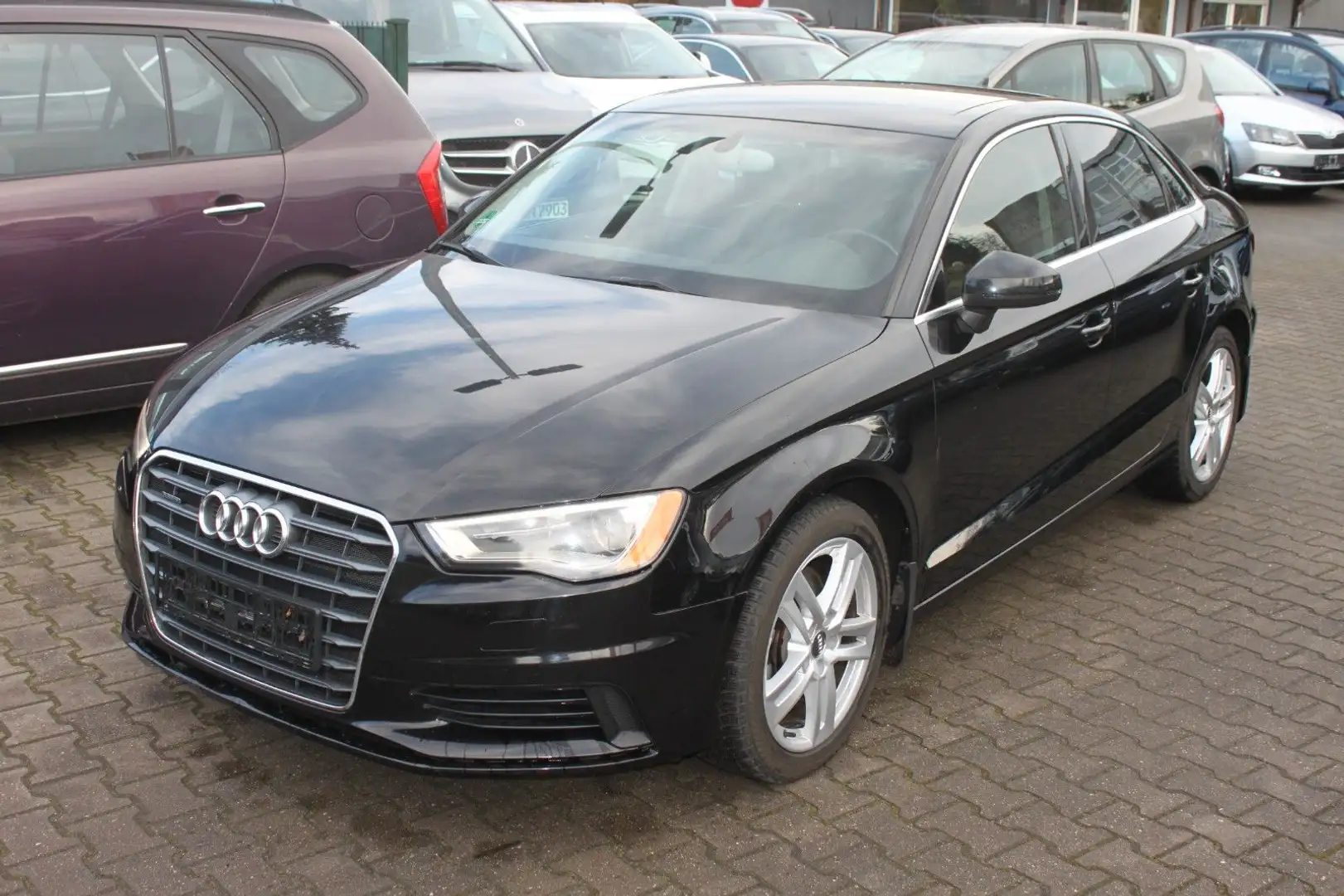 Audi A3 Quattro Lim. Schwarz - 1