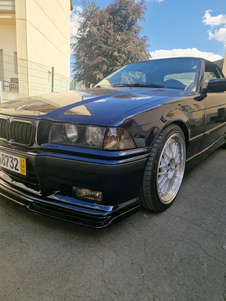 BMW 320i, foto 1
