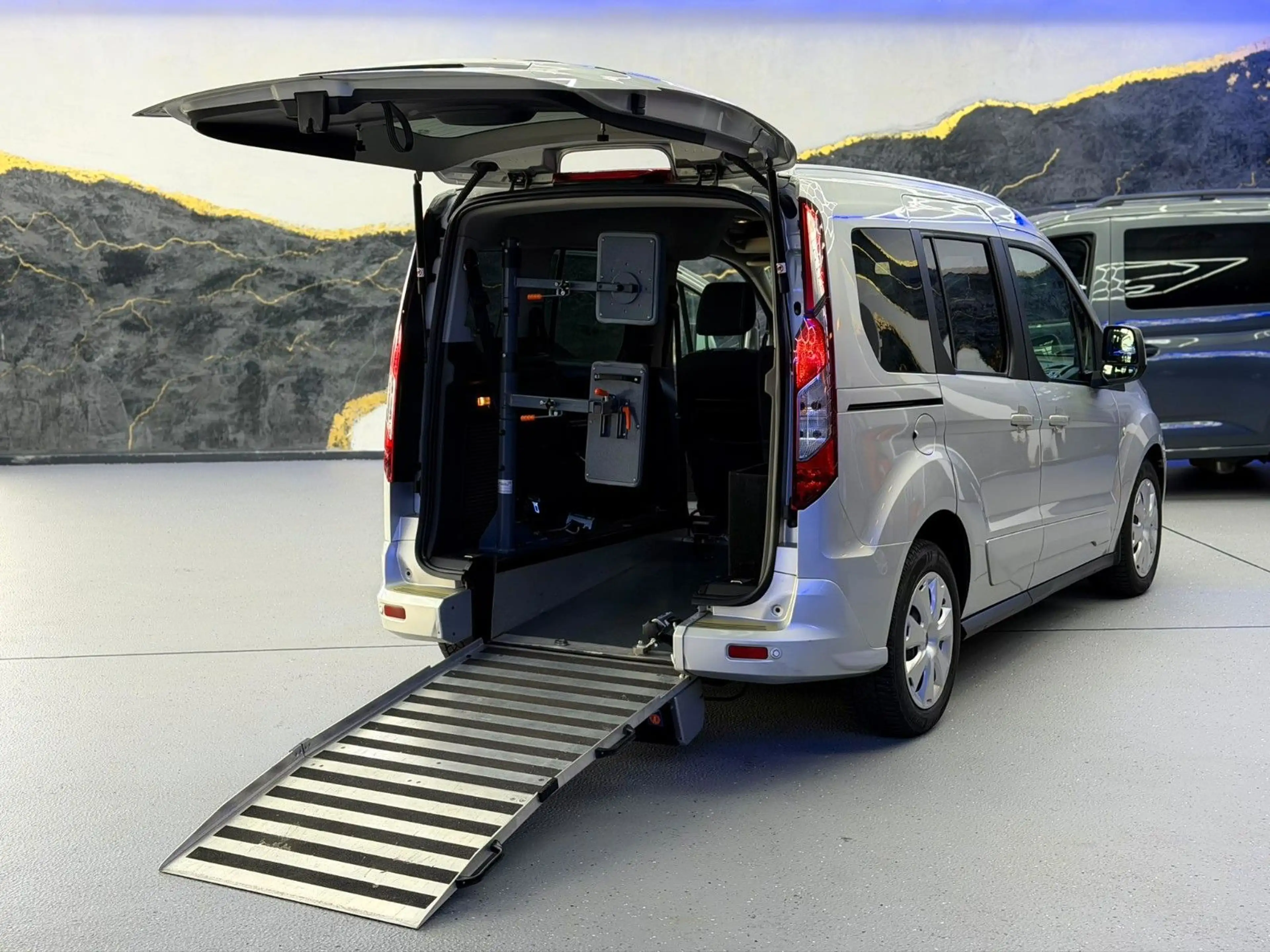 Ford Tourneo Connect -Behindertengerecht-Rampe-