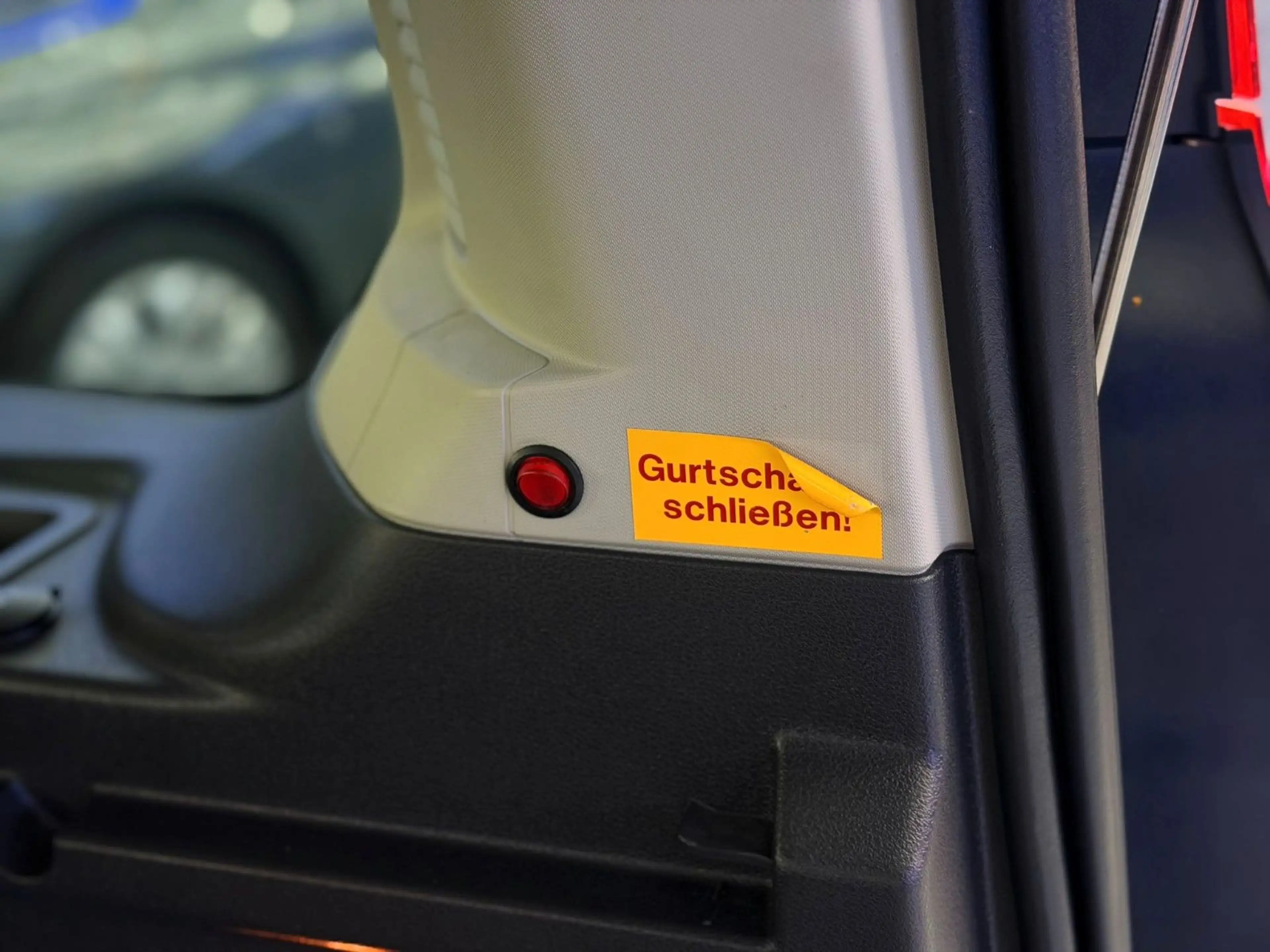 Ford Tourneo Connect -Behindertengerecht-Rampe- — photo 13