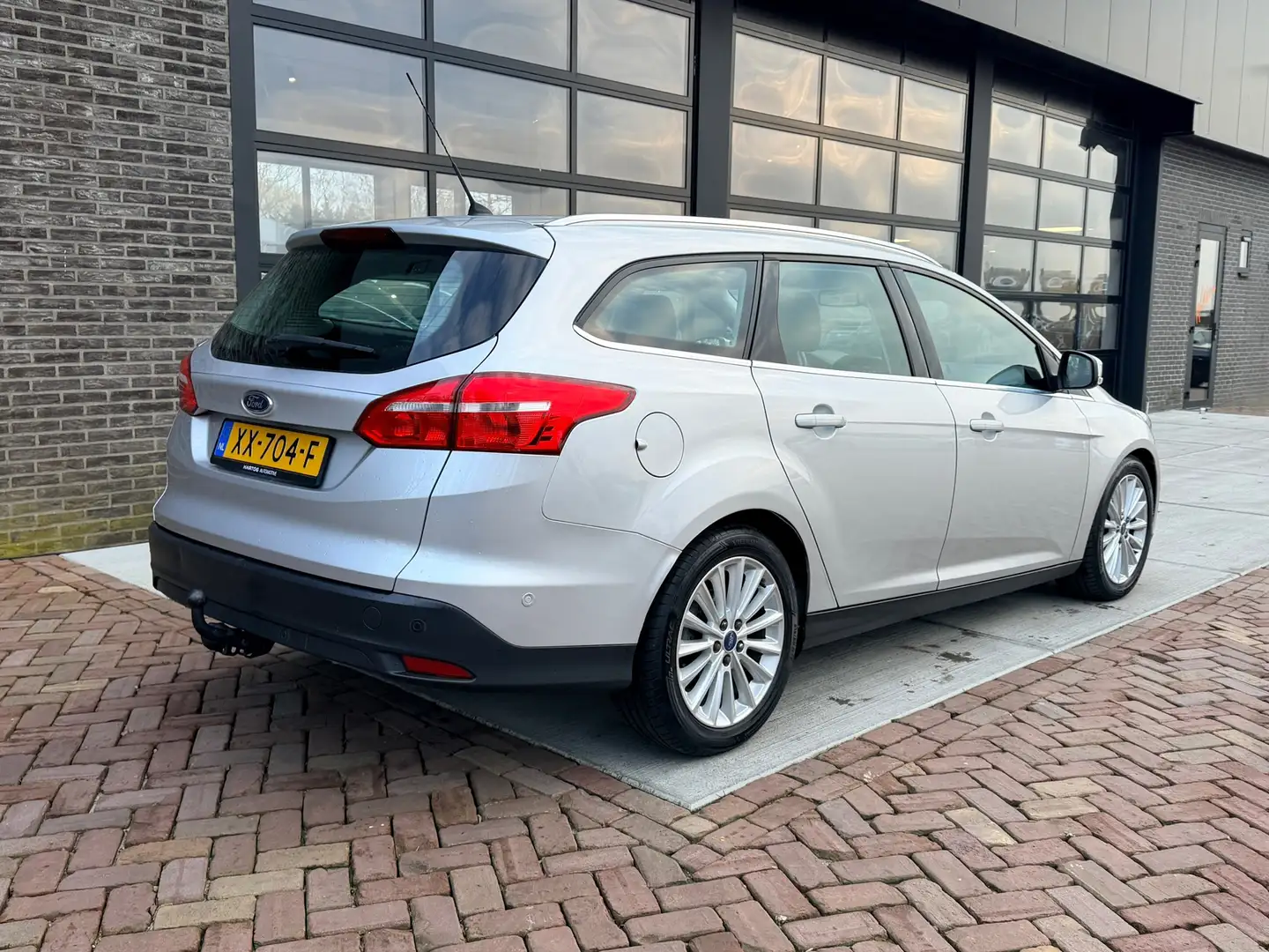 Ford Focus Wagon 1.5 TDCI Titanium Edition | Autm | Cruise | Grau - 2