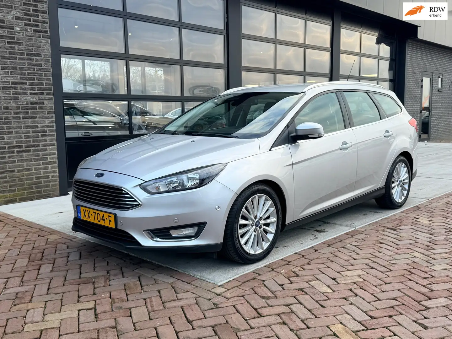 Ford Focus Wagon 1.5 TDCI Titanium Edition | Autm | Cruise | Grau - 1
