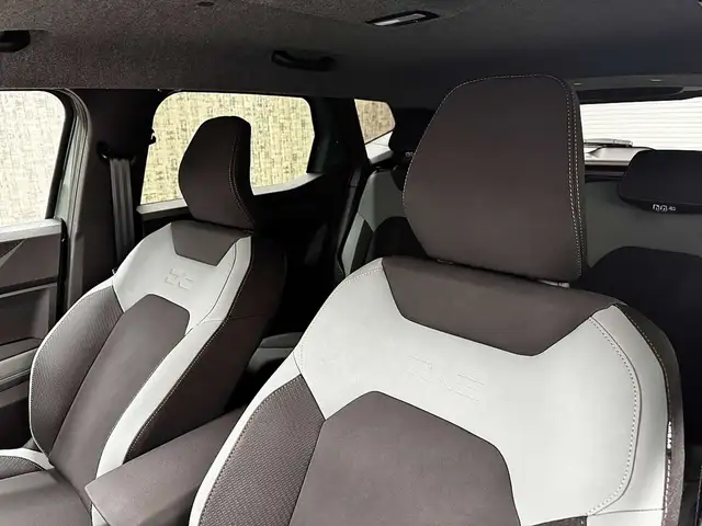 Dacia Duster view 10