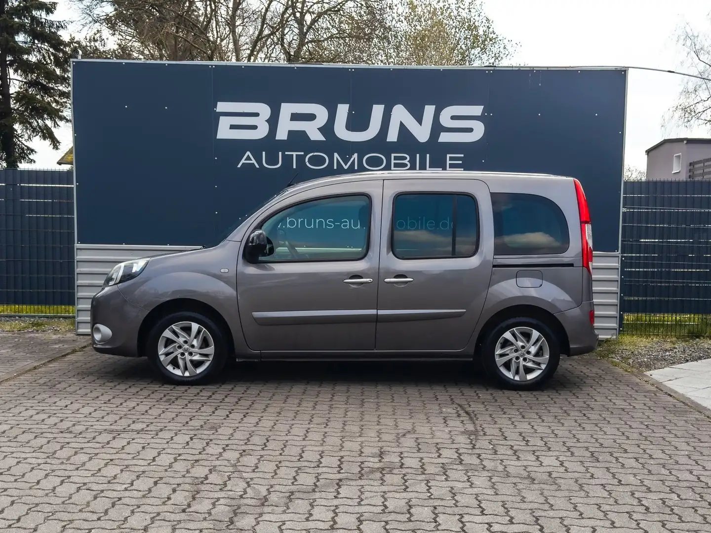 Renault Kangoo 1.2 TCe 115 Luxe SHZ TomTom AHK siva - 2