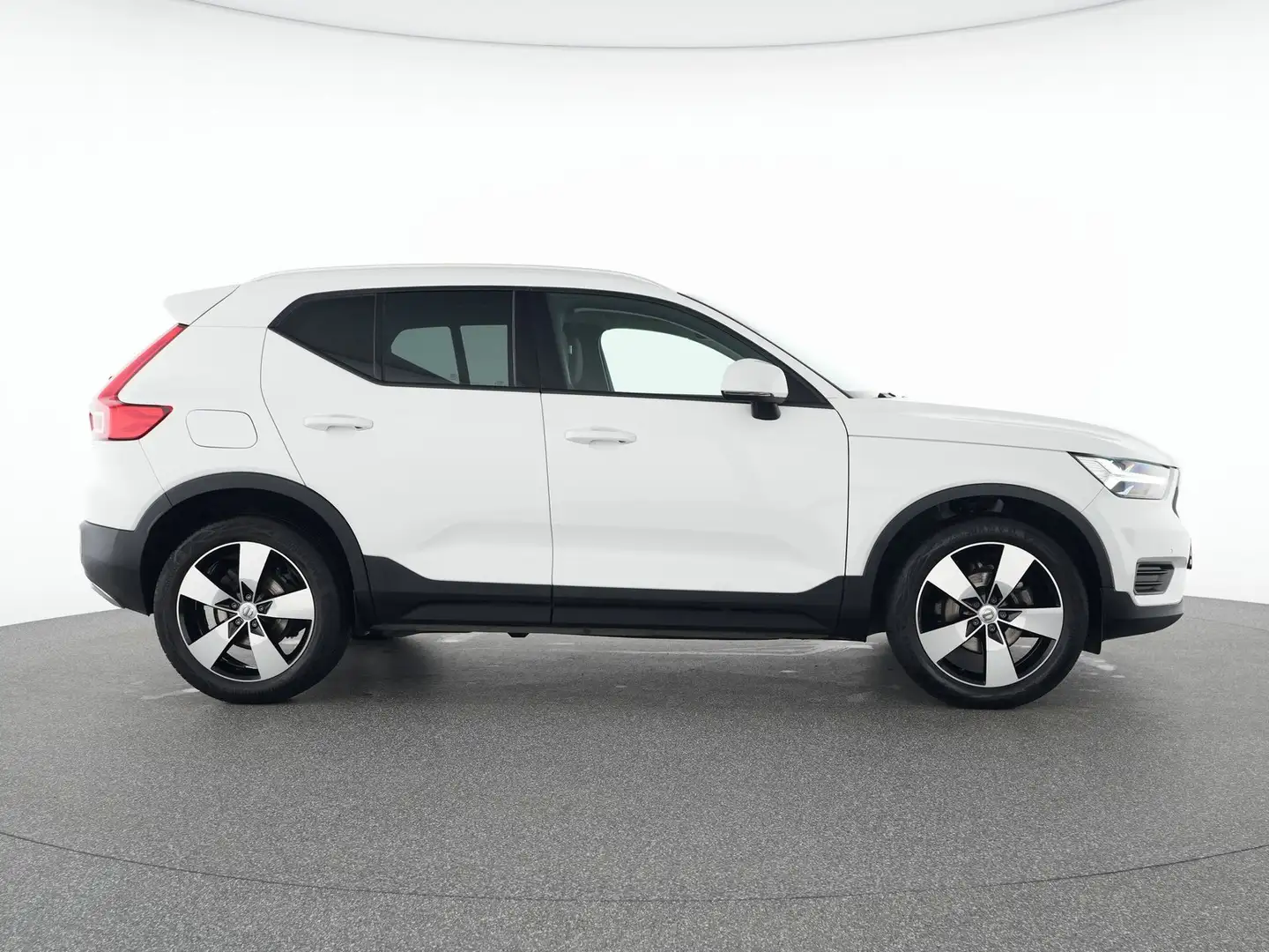 Volvo Інші XC40 T2 Momentum Pro 19"+RFK+WSS-HZG+WINTER-PAKE Білий - 2