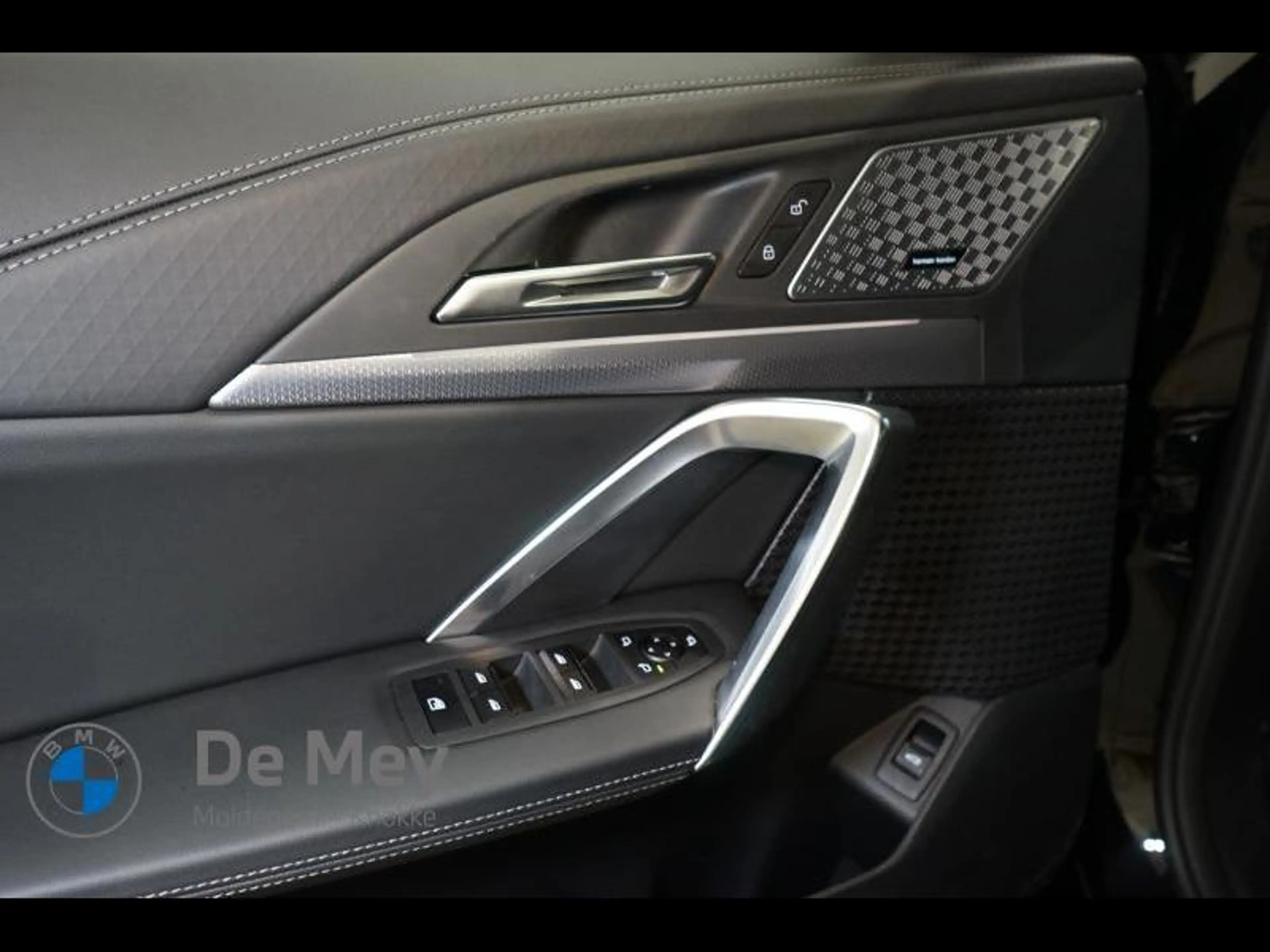 BMW iX2 / i eDrive20 — photo 7