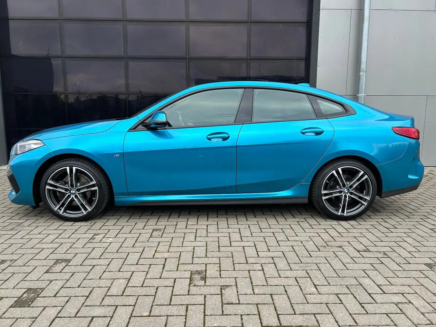 BMW 218i Gran CoupeM Sport|2.Hd.|el.Sitz|Nav|Apple Blau - 2