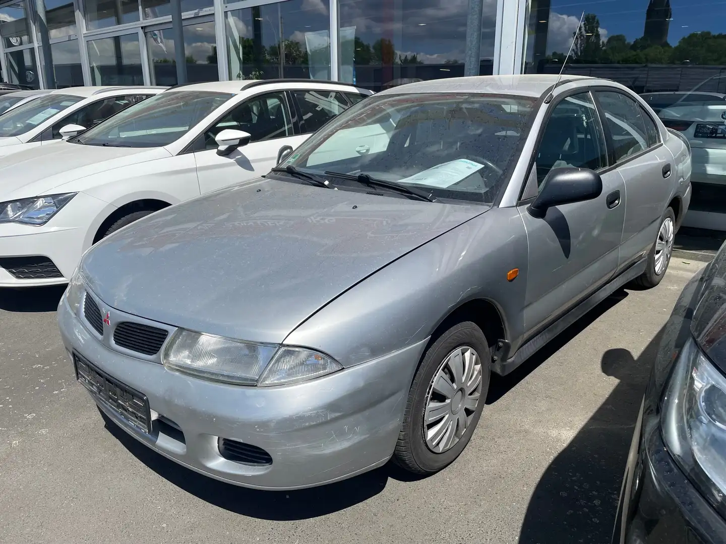 Mitsubishi Carisma Silber - 1