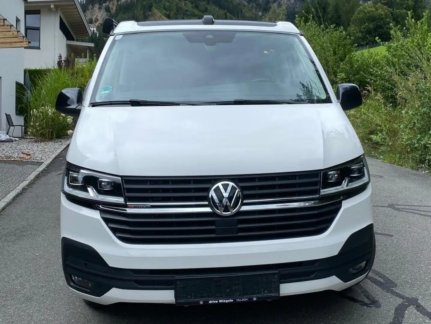 Volkswagen T6.1 California Weiß - 1