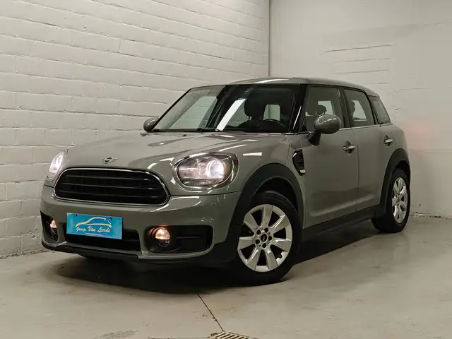 MINI One Countryman Navigatie - PDC achter - Zetelvrwrming - Trekhaak