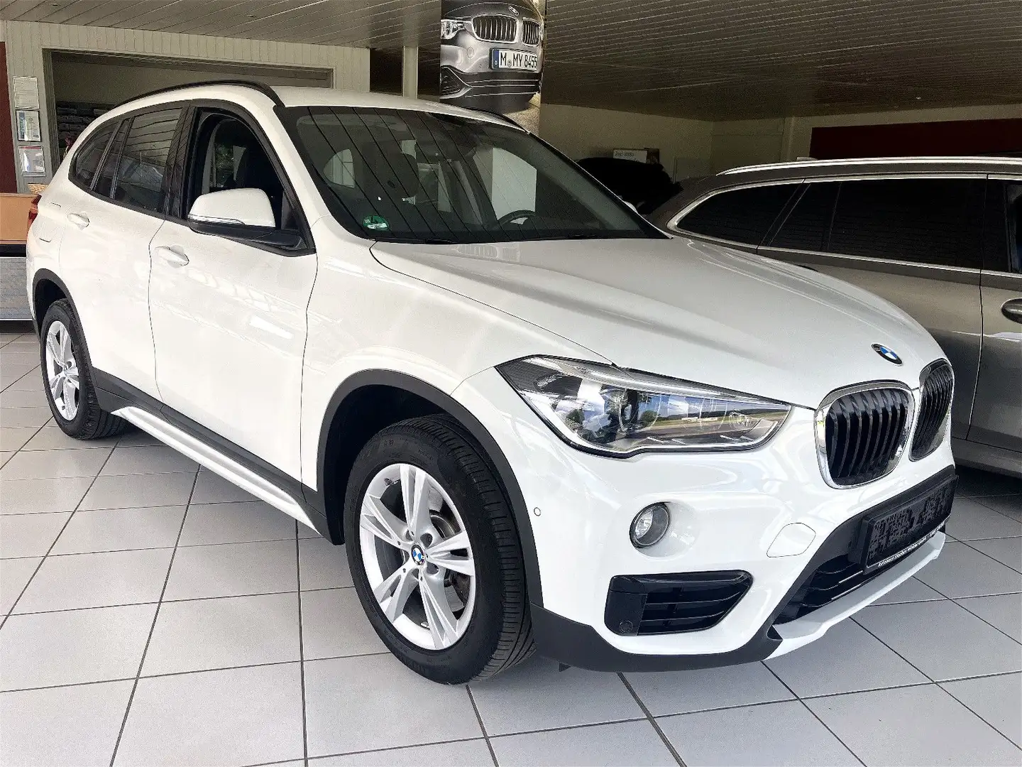 BMW X1 xd2,0 SportLine/AHK/LED/Navi/Wireless/Garantie Blanco - 1