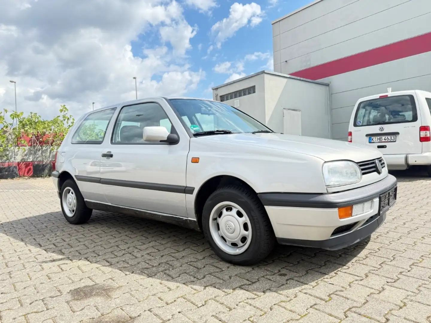 Volkswagen Golf III GL AUTOMATIK GA el.SP teilb.Rücksb Lederlenkra Silber - 1