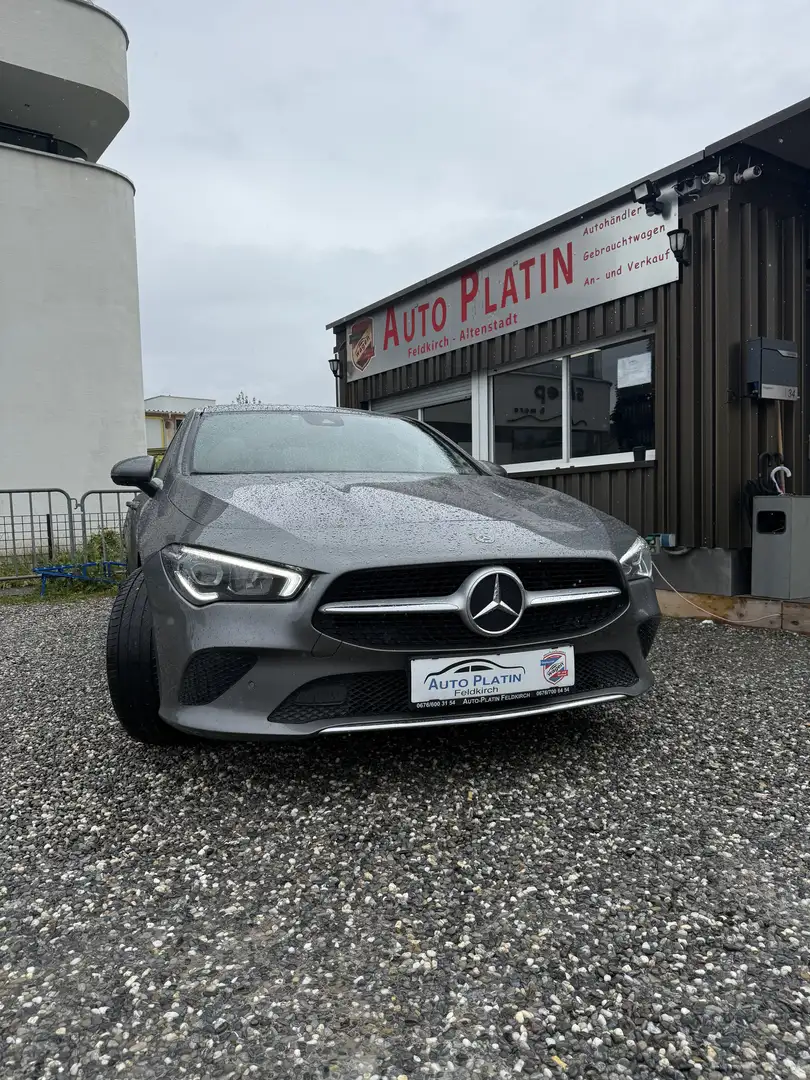 Mercedes-Benz CLA 180 AMG line Panodach Grau - 1