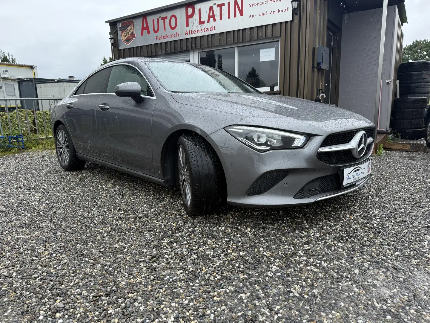 Mercedes-Benz CLA 180 AMG line Panodach Grau - 2