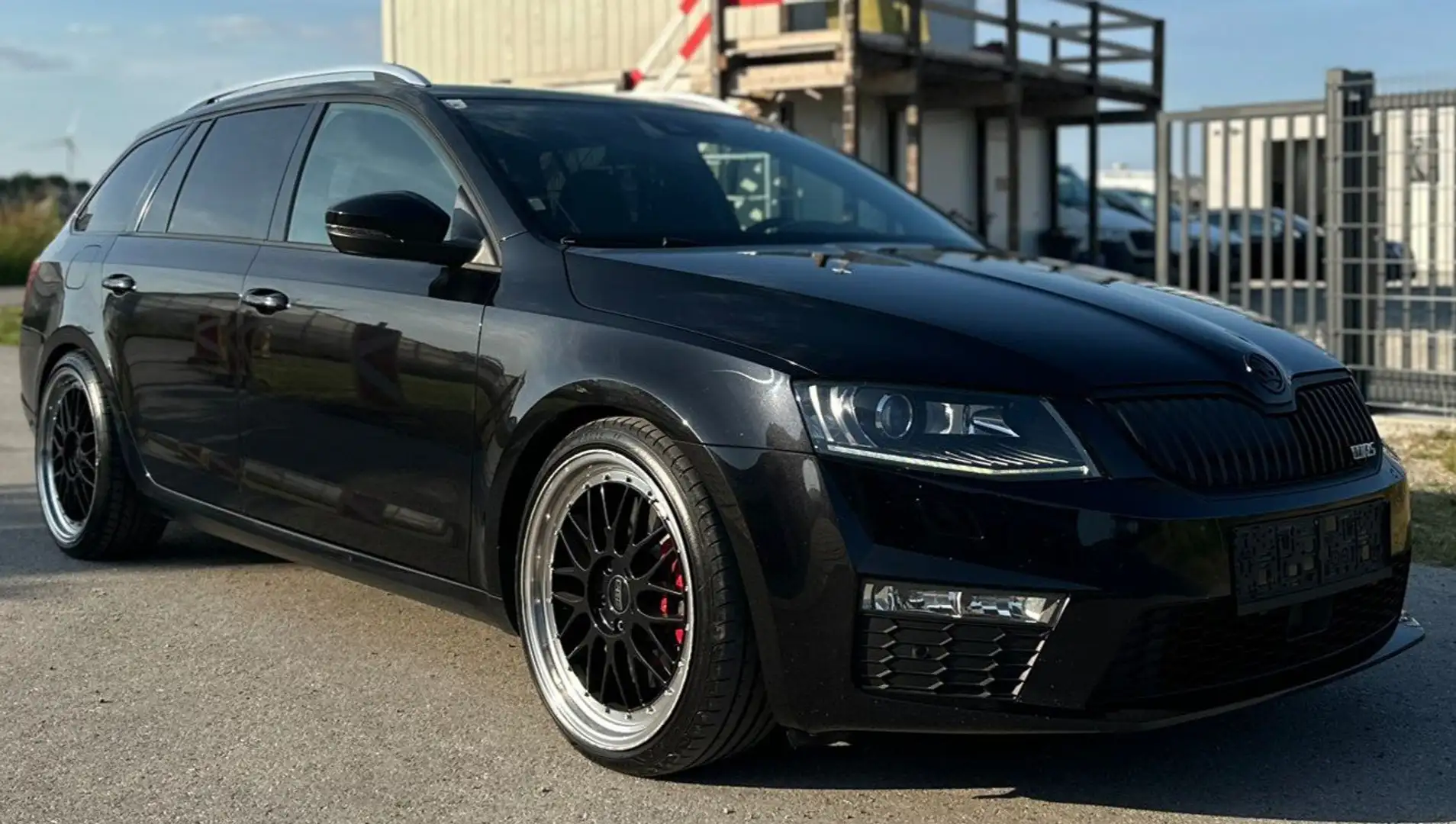 Skoda Octavia Combi RS 2,0 TSI Green tec Schwarz - 1