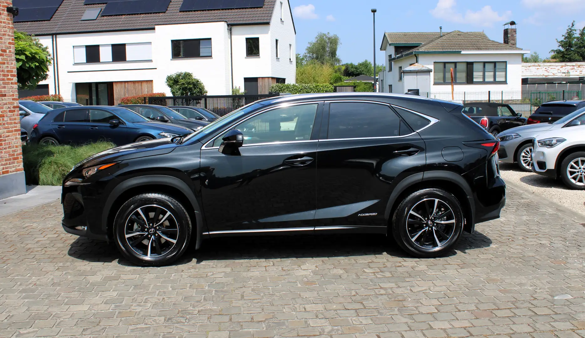 Lexus NX 300h 2.5i AWD Automaat !! 56000km!! Zwart - 1