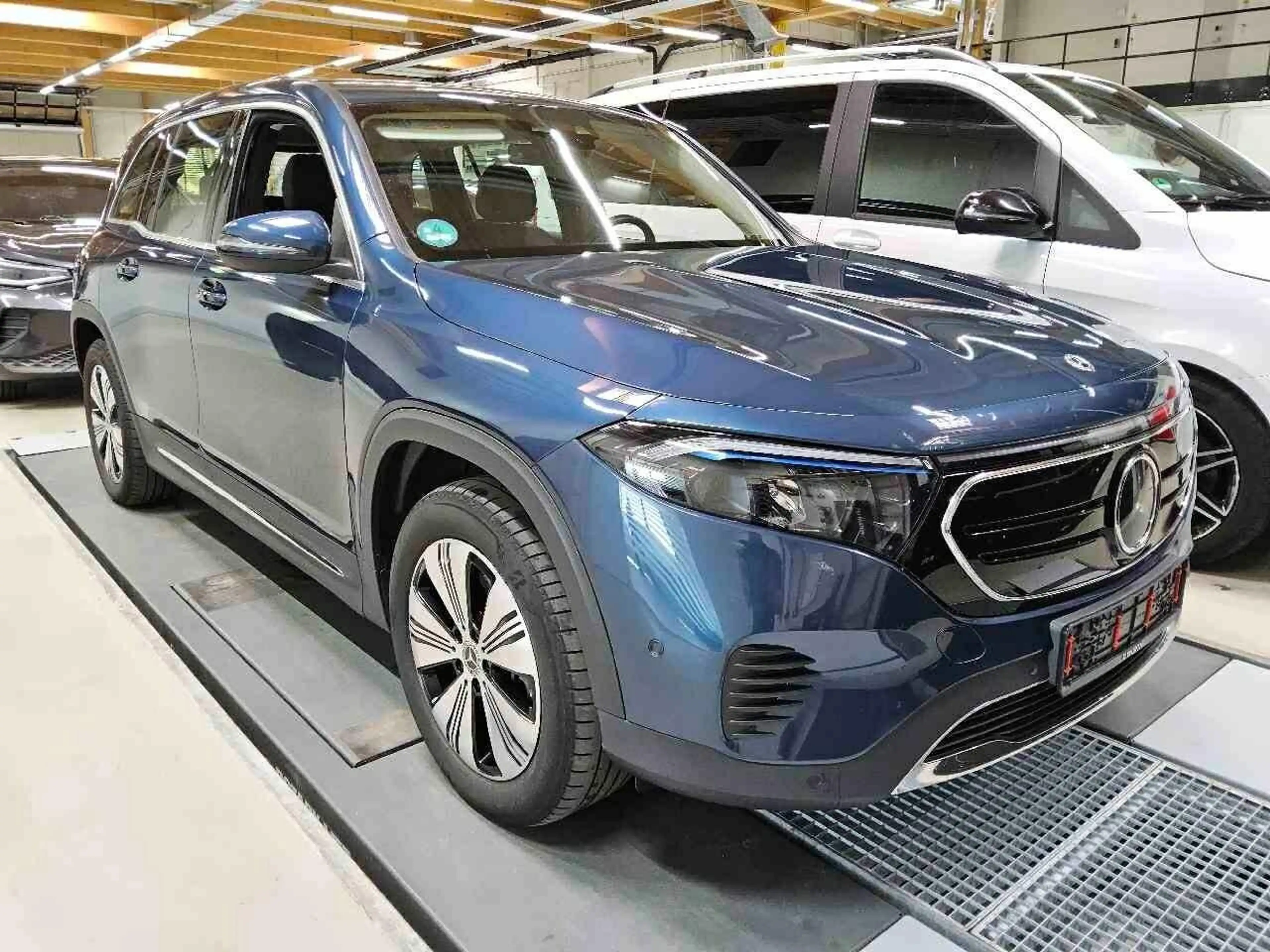 Mercedes-Benz EQB 250 + Burmester Inno ACC BLIS HuD — photo 6