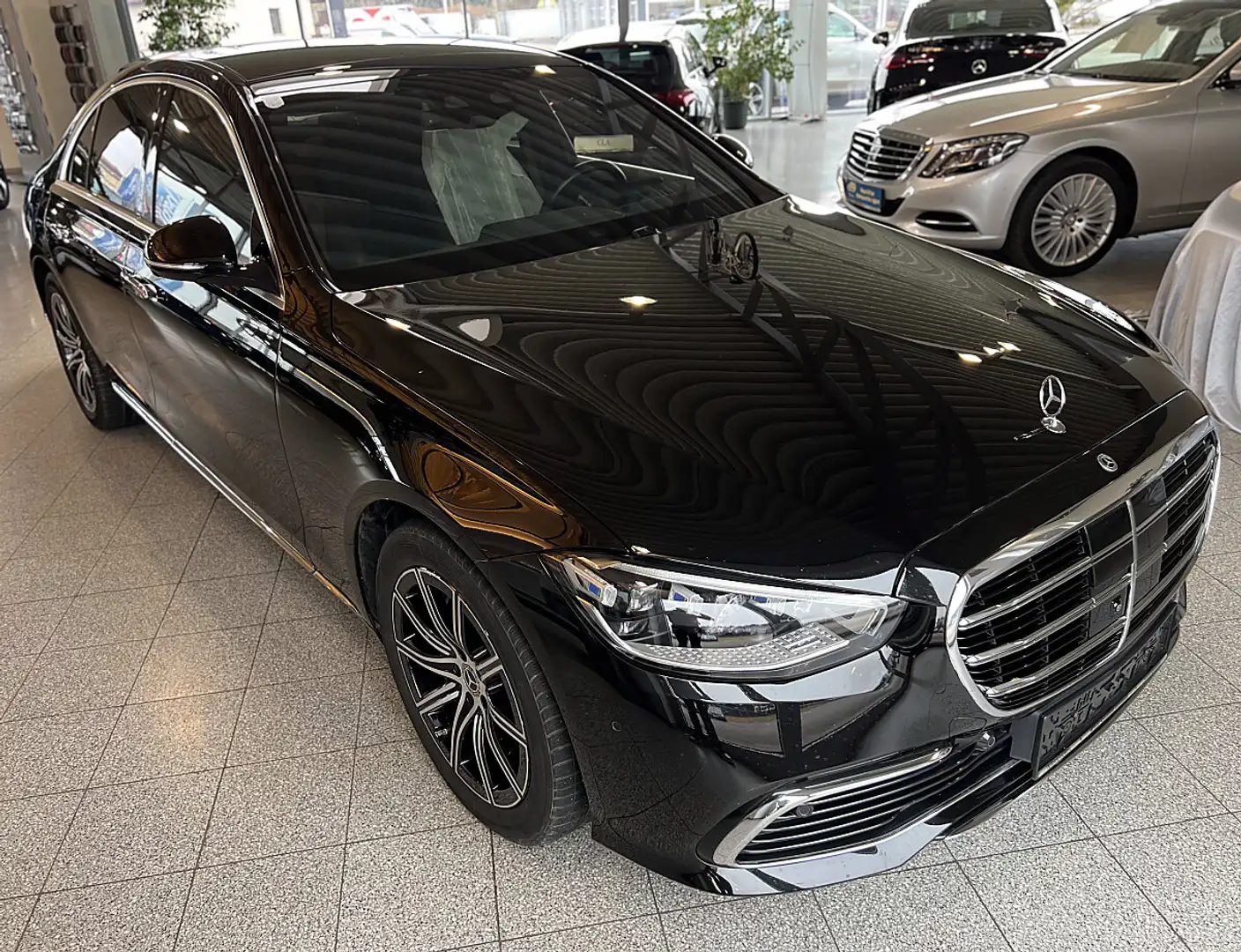 Mercedes-Benz S 500 4MATIC Aut. Schwarz - 2