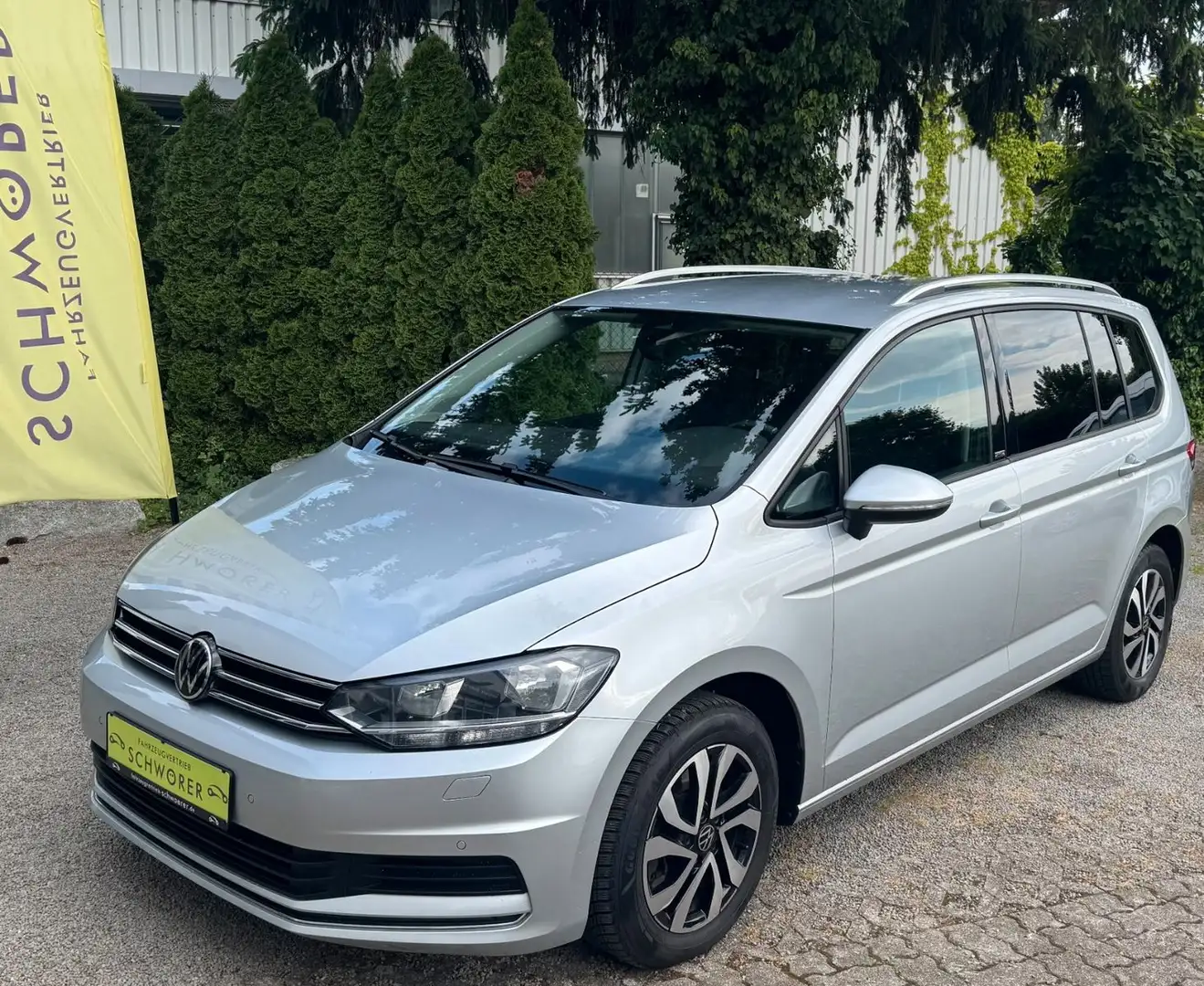 Volkswagen Touran 1,5 TSI*Navi*BT*DAB*CarPlay*ACC*7-Sitzer* Silber - 1