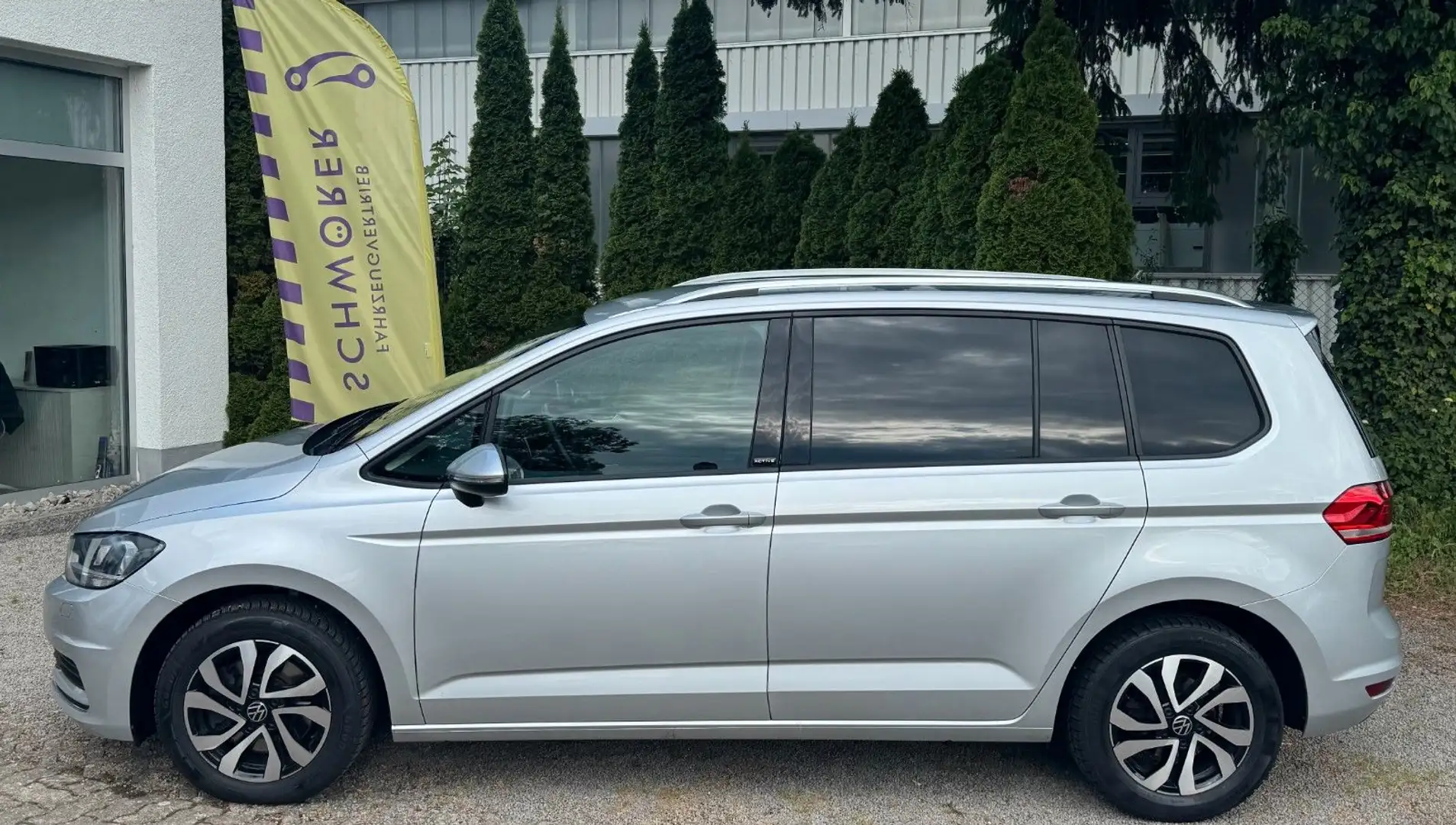 Volkswagen Touran 1,5 TSI*Navi*BT*DAB*CarPlay*ACC*7-Sitzer* Silber - 2