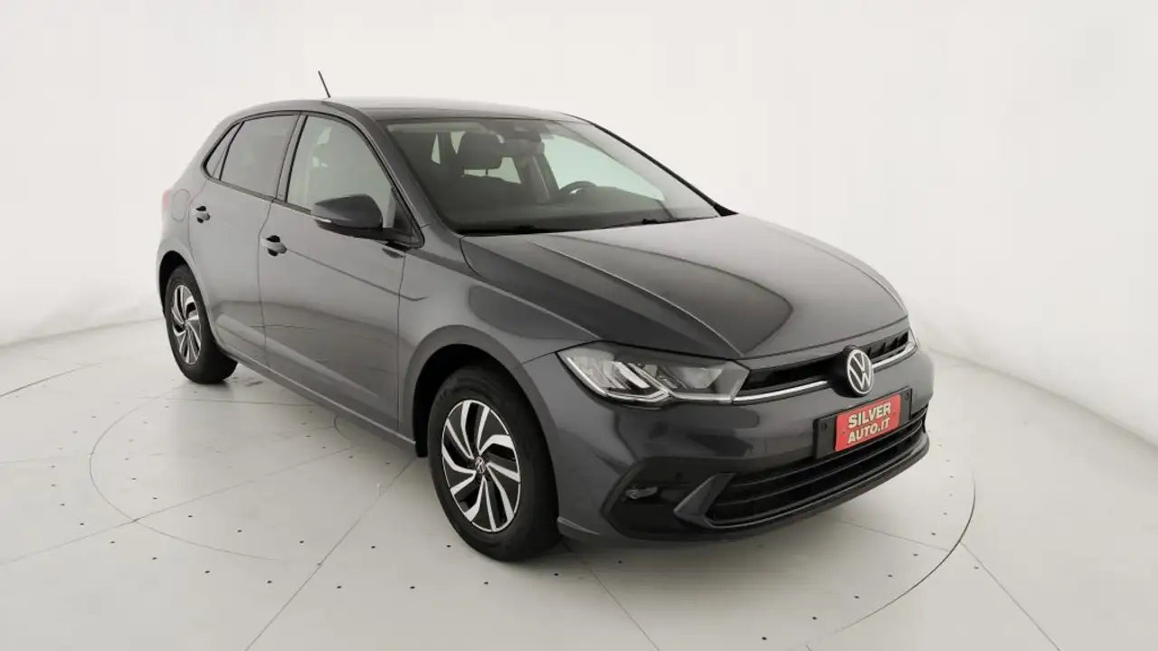 Volkswagen Polo 1.0 Edition Plus — photo 1 of 15
