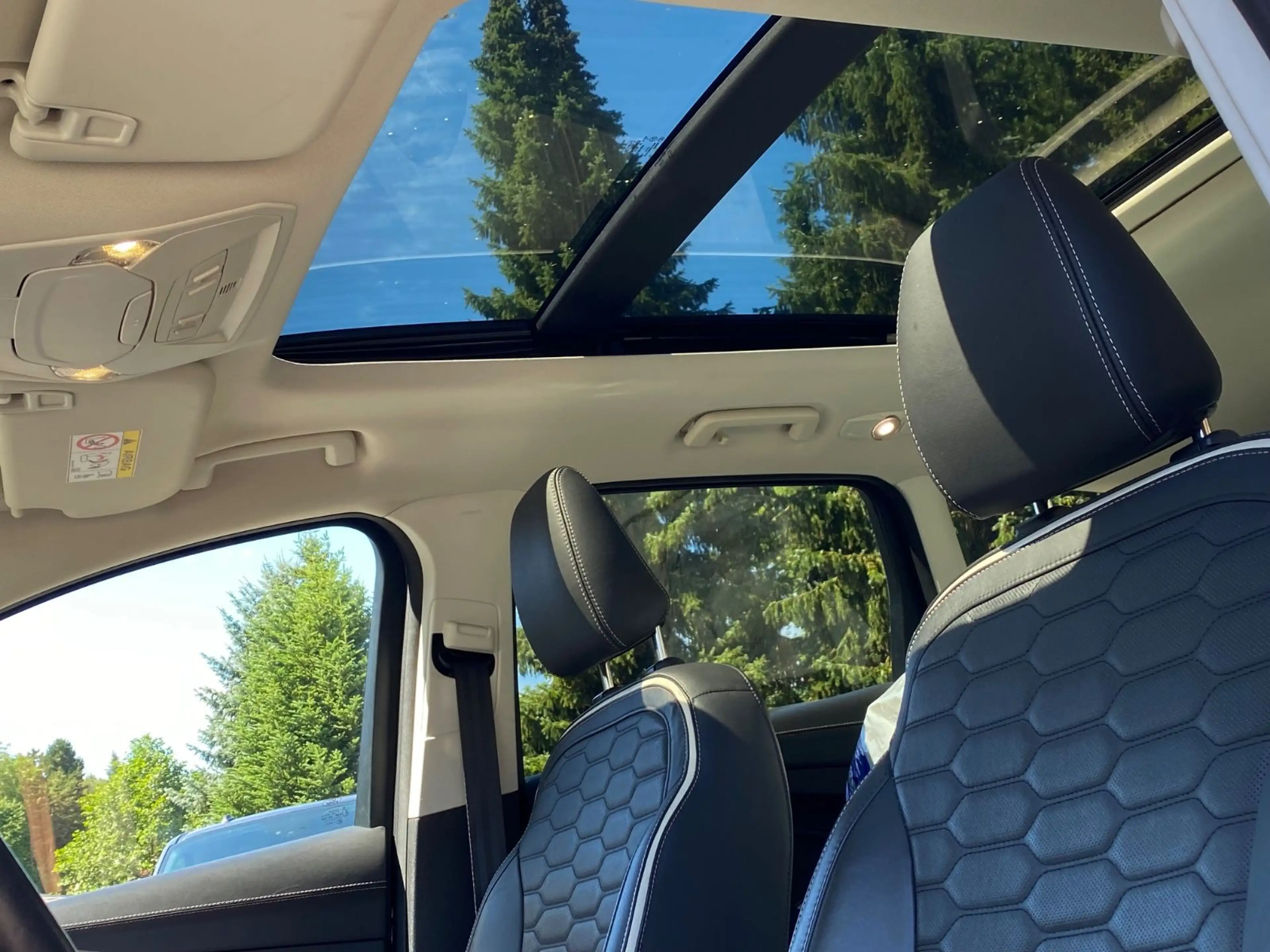 Ford Kuga Vignale 4x4 Pano AHK — photo 8