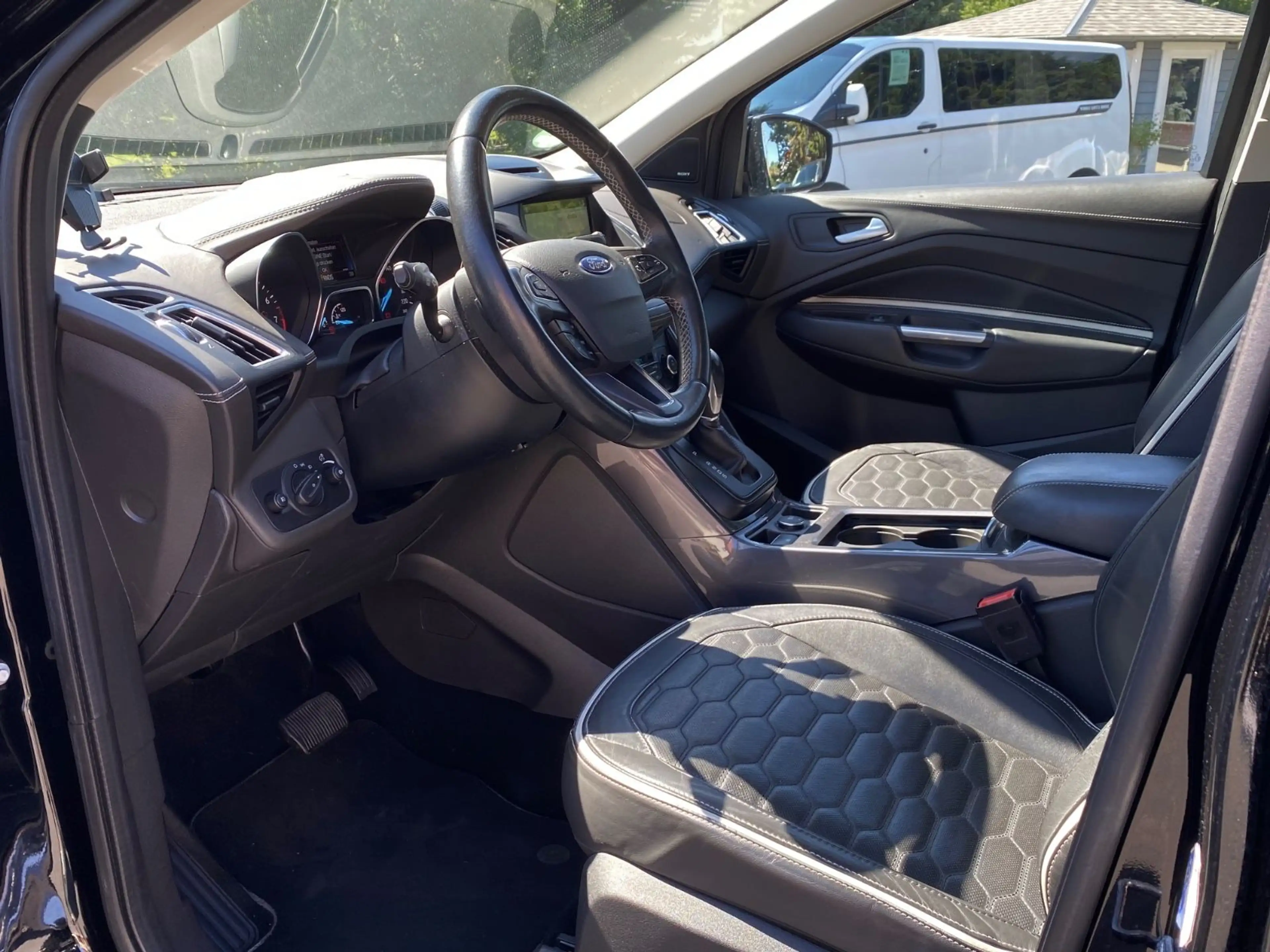 Ford Kuga Vignale 4x4 Pano AHK — photo 12