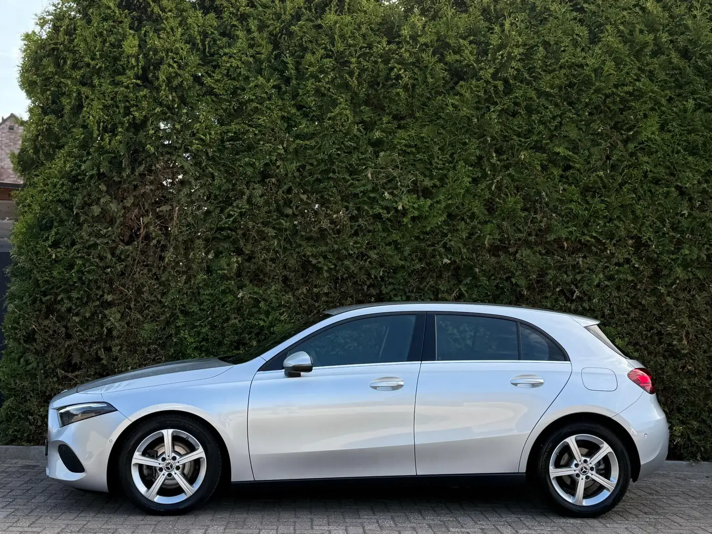 Mercedes-Benz A 200 Luxury Line Facelift CarPlay Camera Grijs - 2