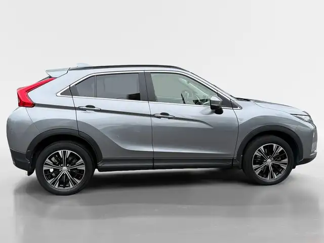 Mitsubishi Eclipse Cross view 6