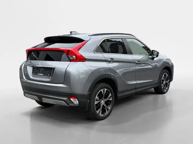 Mitsubishi Eclipse Cross view 5