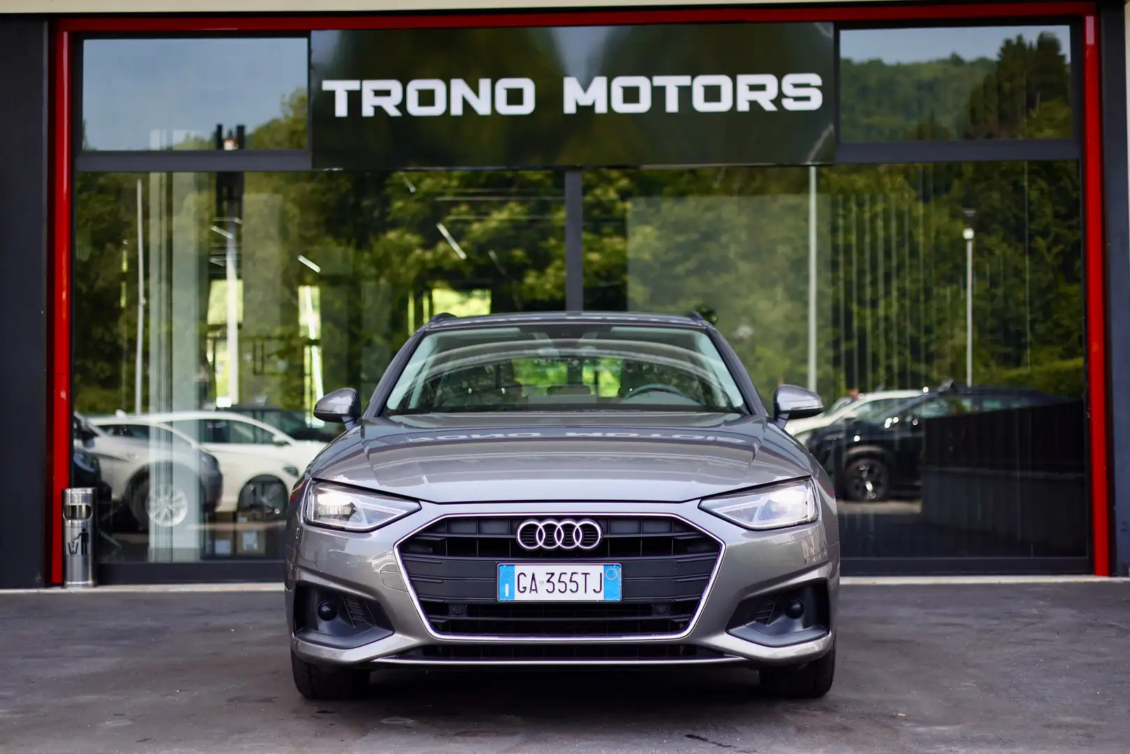 Audi A4 A4 Avant 35 2.0 tdi mhev Business s-tronic Grijs - 2