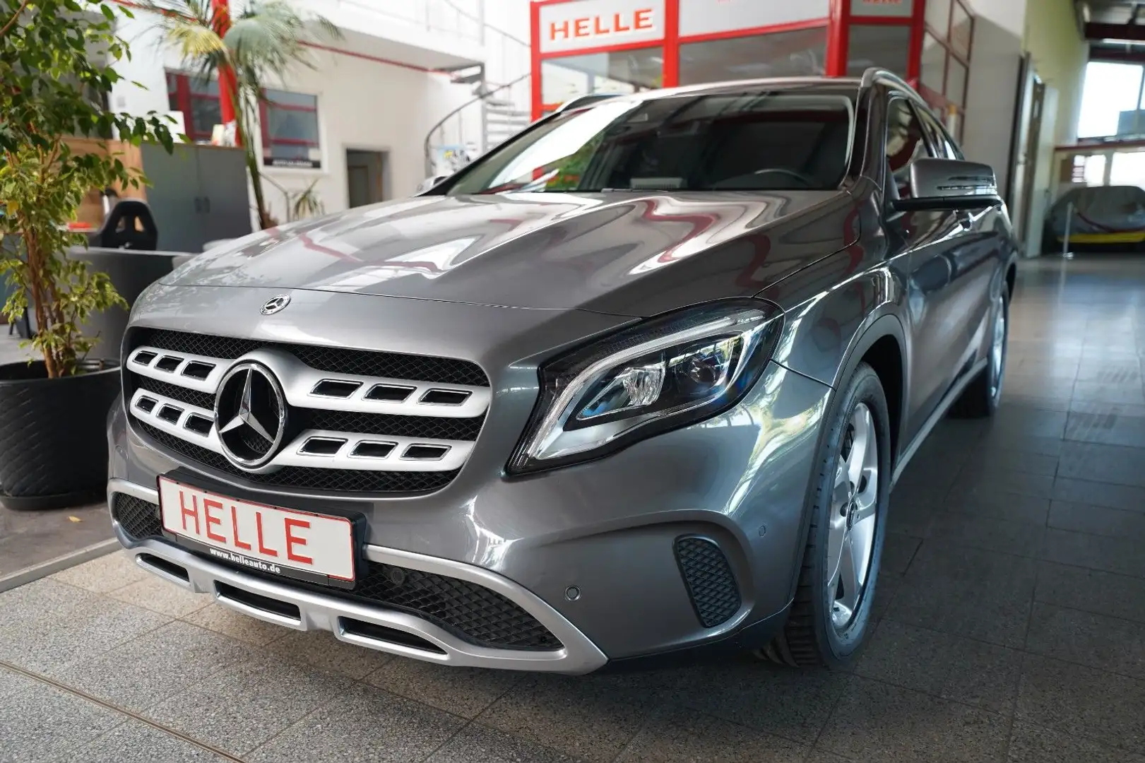 Mercedes-Benz GLA 250 Urban*AHK+SHZ+NAVI+LED+PDC Grigio - 1