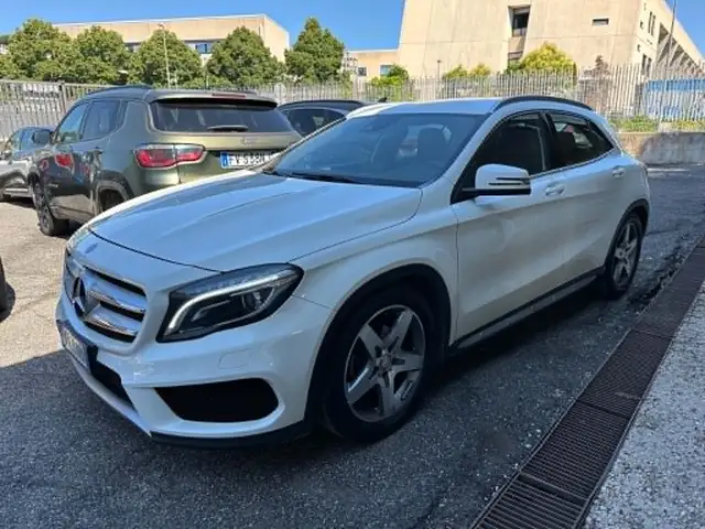 Mercedes-Benz GLA 200 GLA 200 d Premium auto