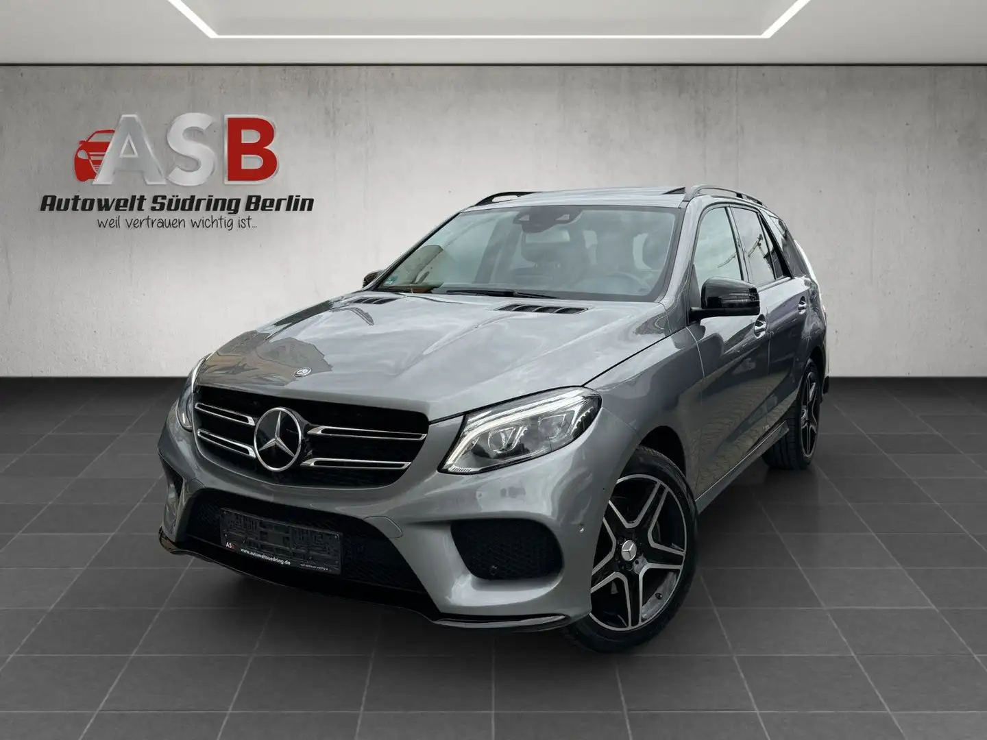 Mercedes-Benz GLE 350 d 4Matic AMG Line*Comand*ILS LED*NightPak Silber - 1