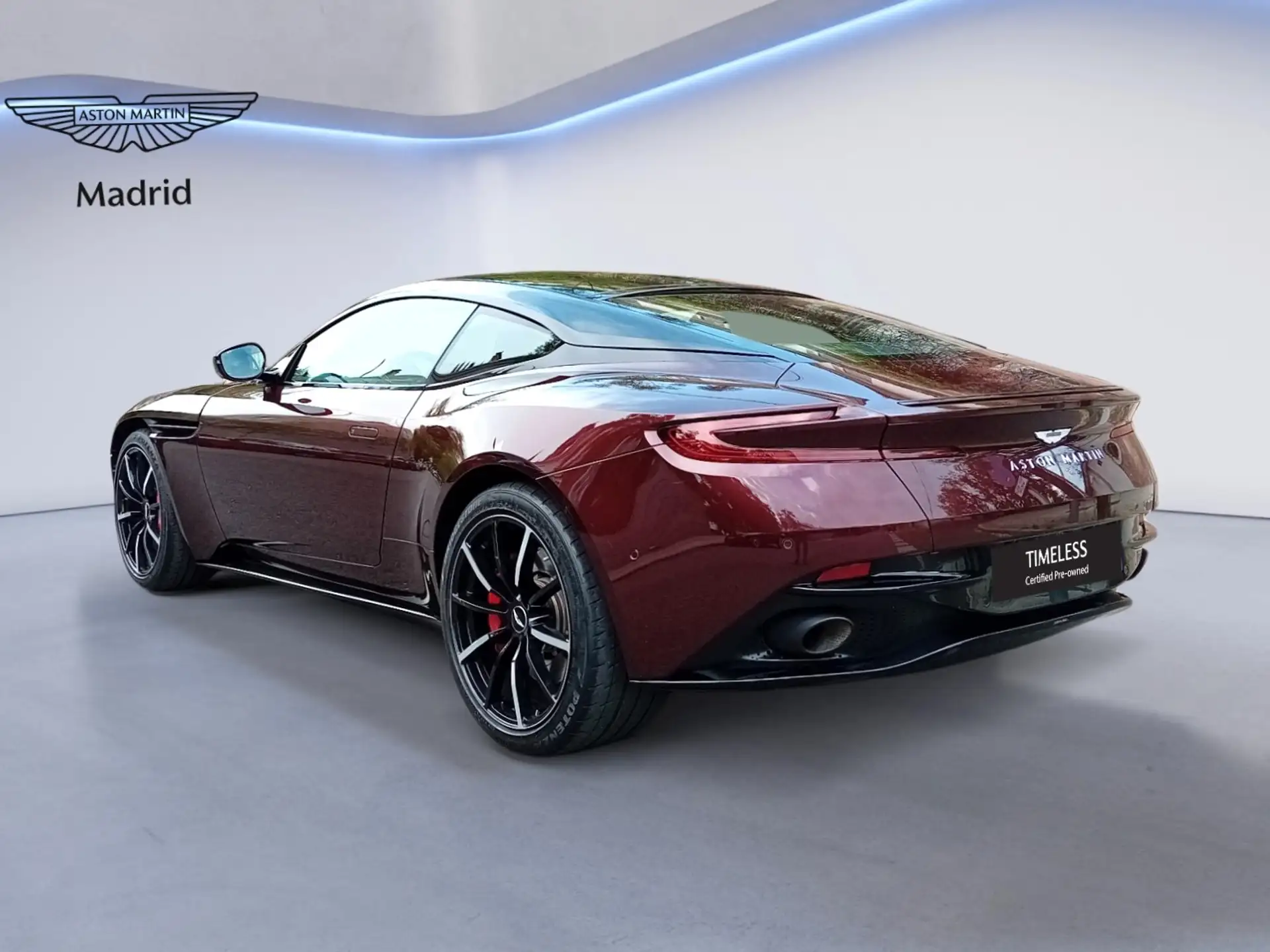 애스턴마틴 DB11 V8 2022 버건디 사진 6