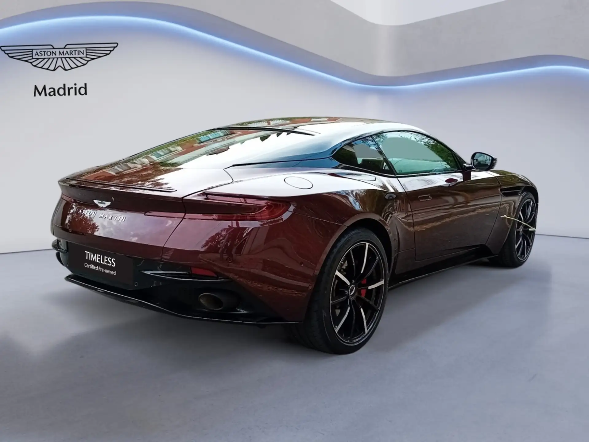 애스턴마틴 DB11 V8 2022 버건디 사진 4