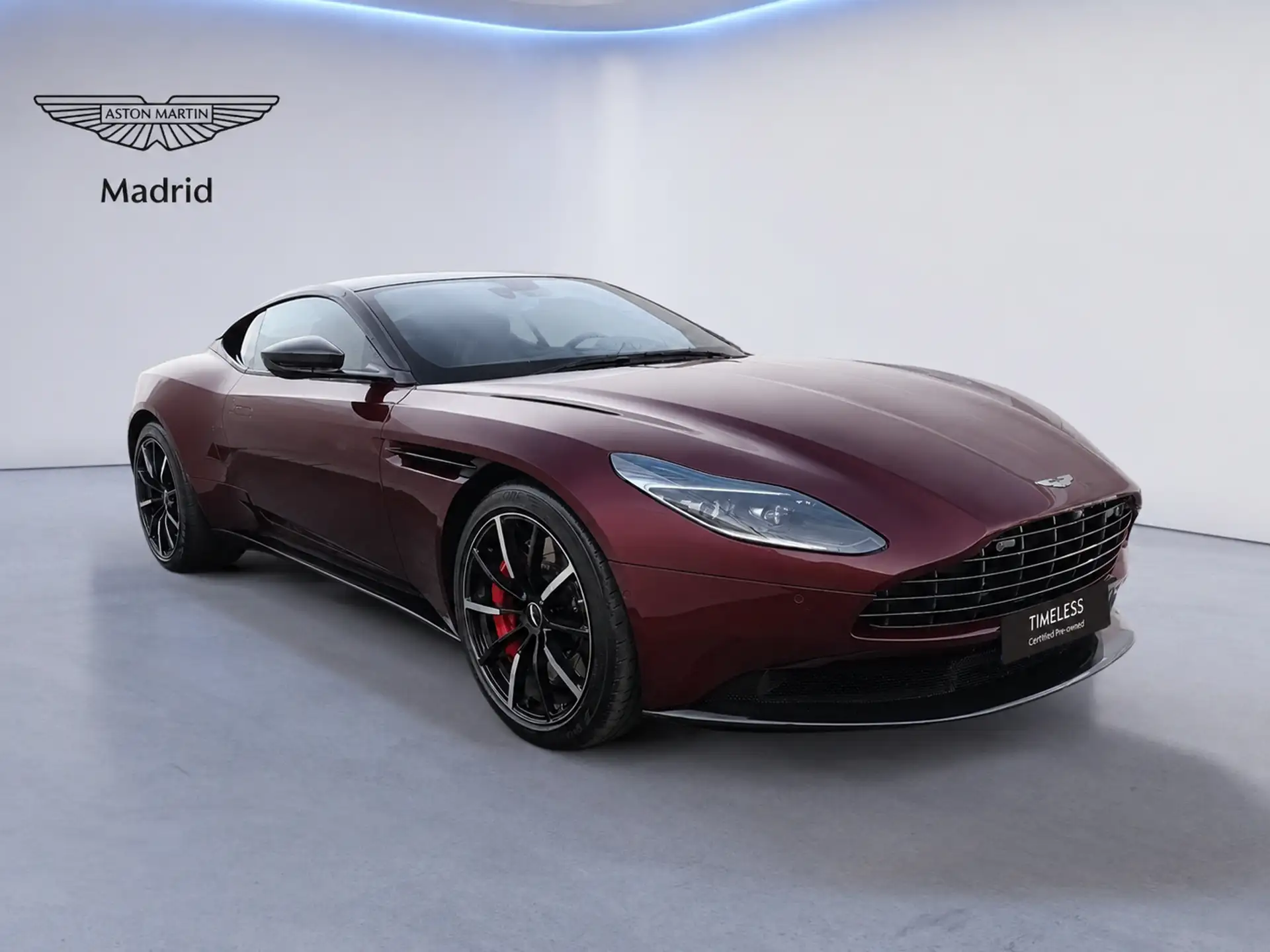 애스턴마틴 DB11 V8 2022 버건디 사진 1