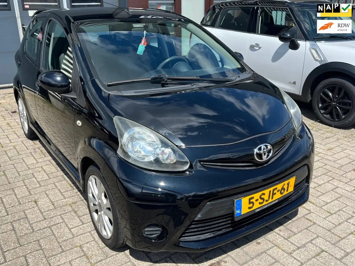 Toyota Aygo 1.0 VVT-i Comfort Noir - 1