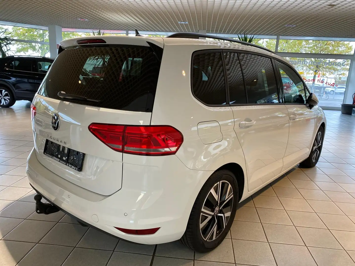 Volkswagen Touran 1.5 TSI*AHK*NAVI*RFK*Standheizung*LED*ACC* Weiß - 2
