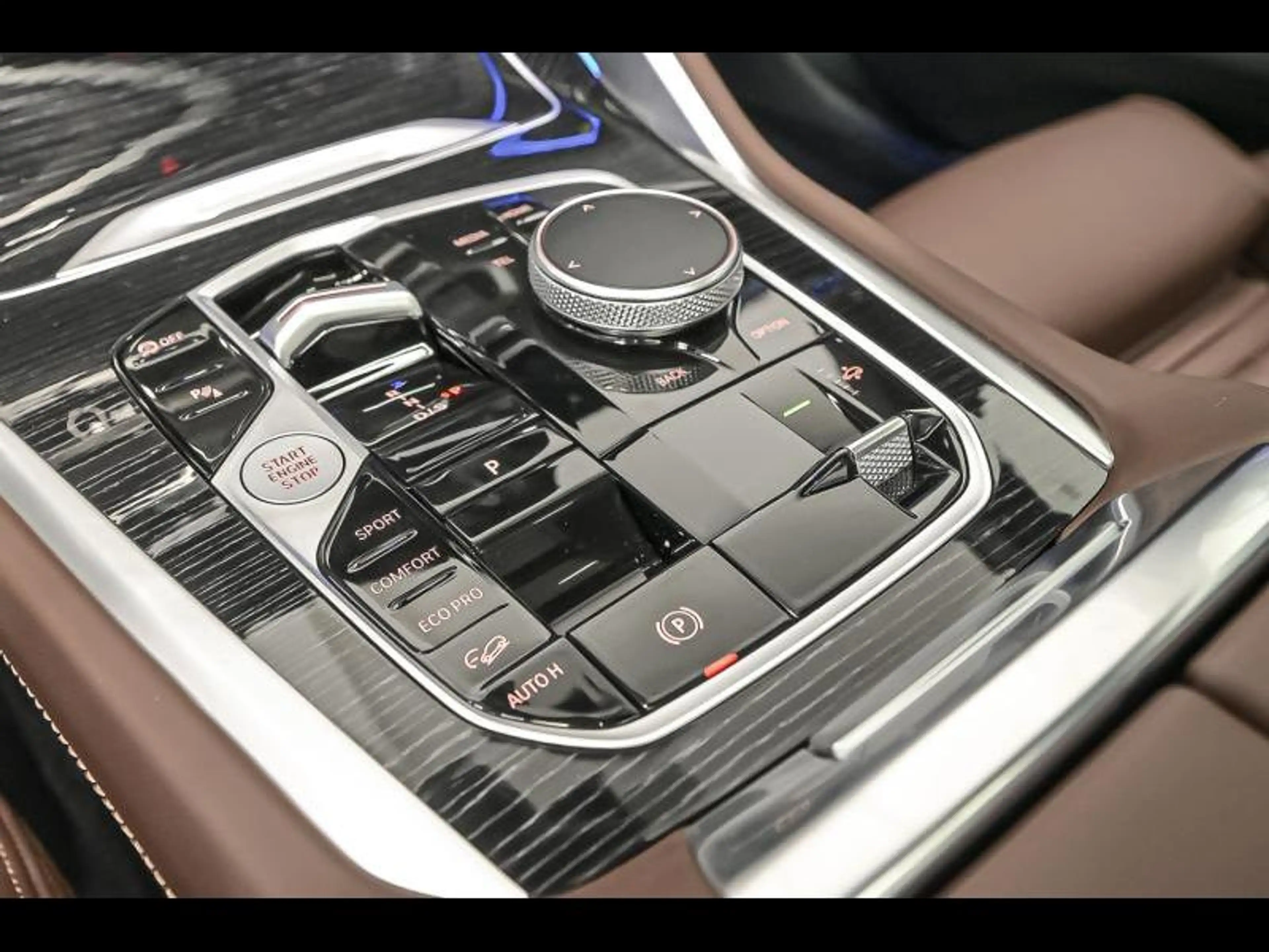 BMW X6 xDrive 40i — photo 11