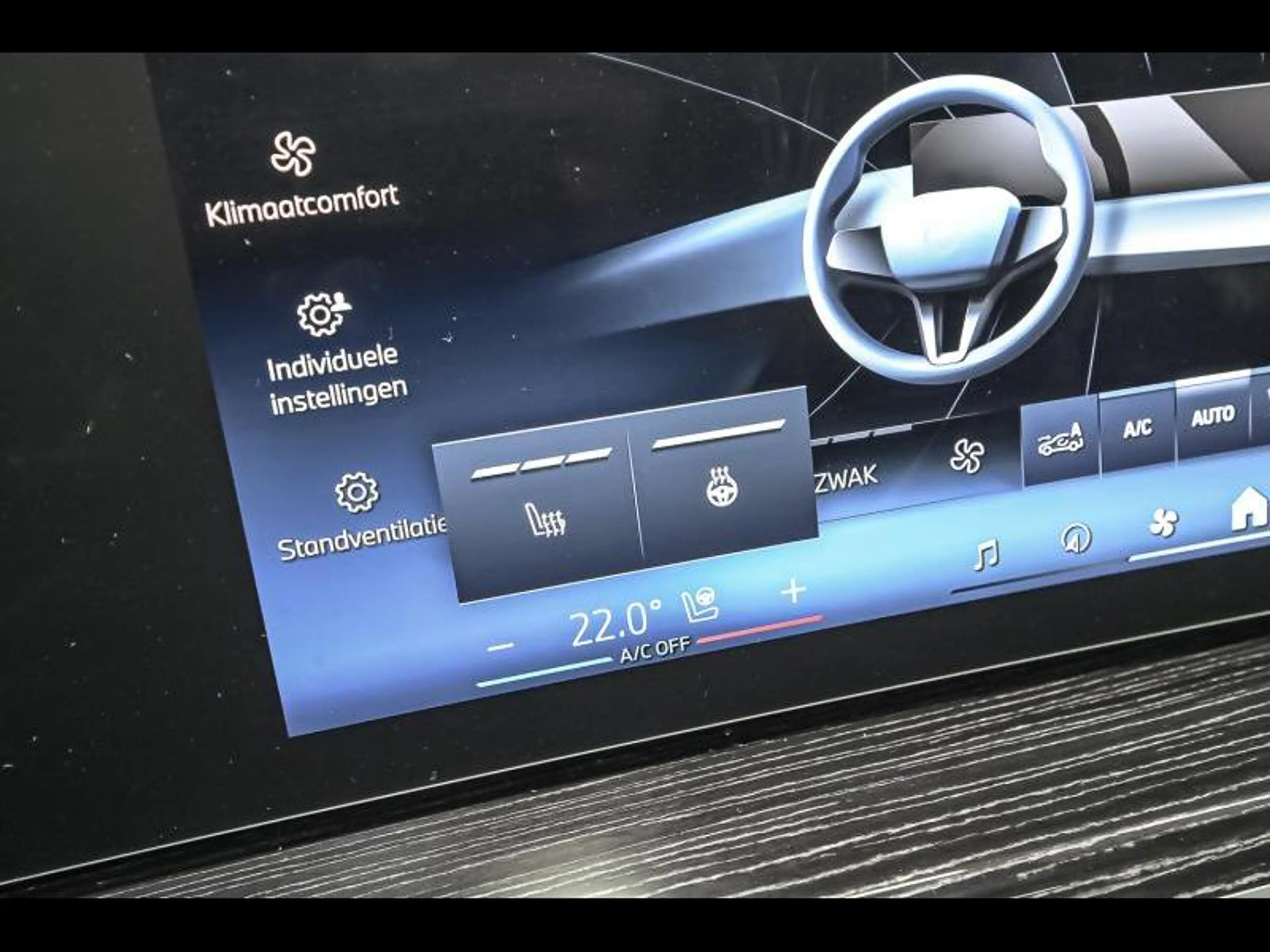 BMW X6 xDrive 40i — photo 13