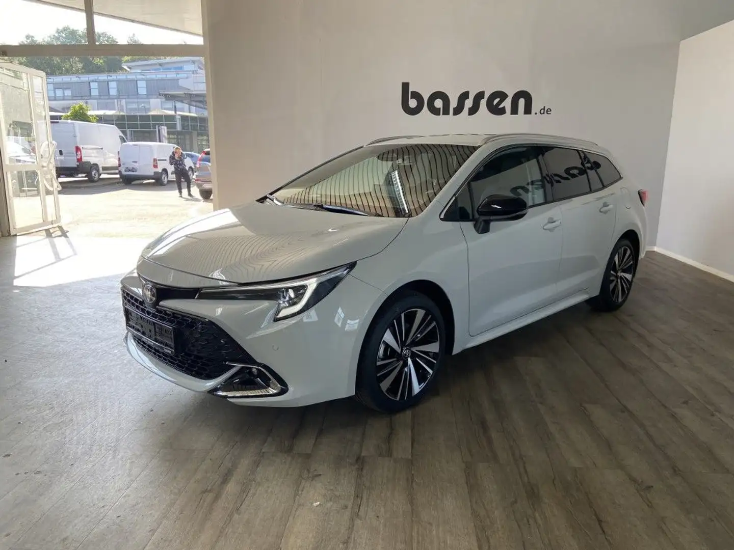 Toyota Corolla 2.0 Hybrid Touring Sports Teamplayer Grau - 2