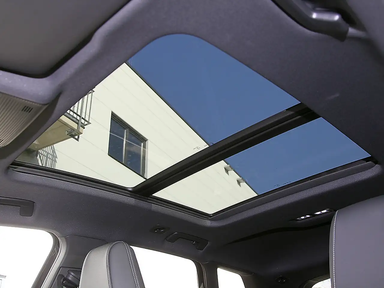 Audi Q4 e-tron 45 S-line Pano S-line Edition Sonos 15