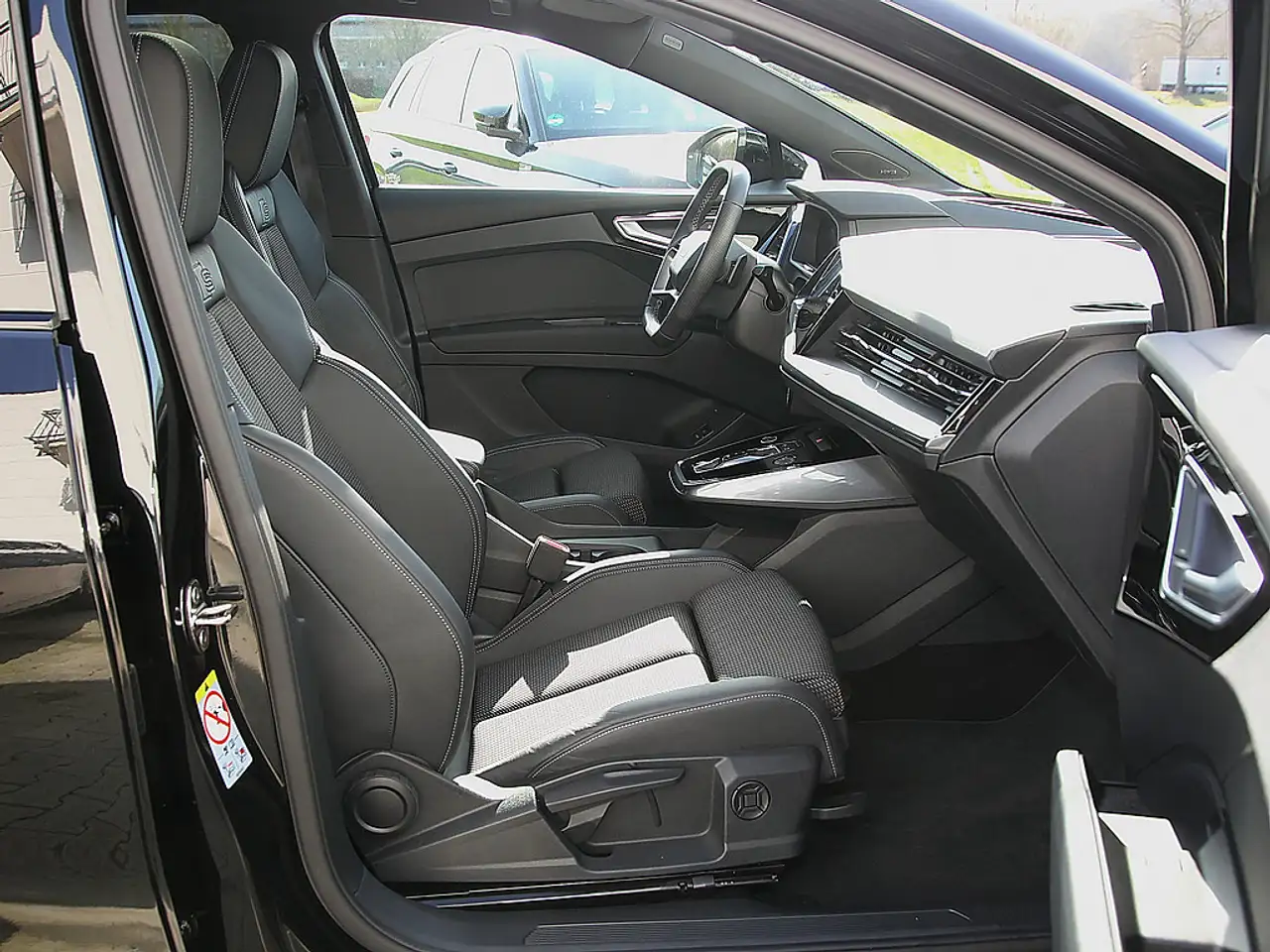 Audi Q4 e-tron 45 S-line Pano S-line Edition Sonos 2