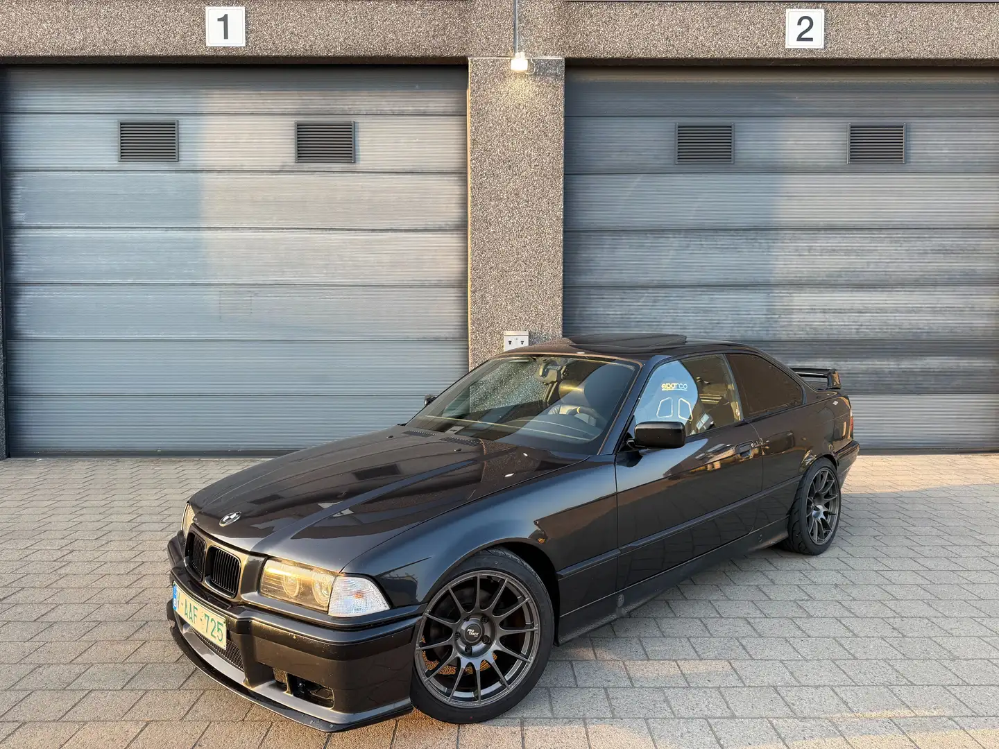 BMW 320 E36 met 328i motor Noir - 1